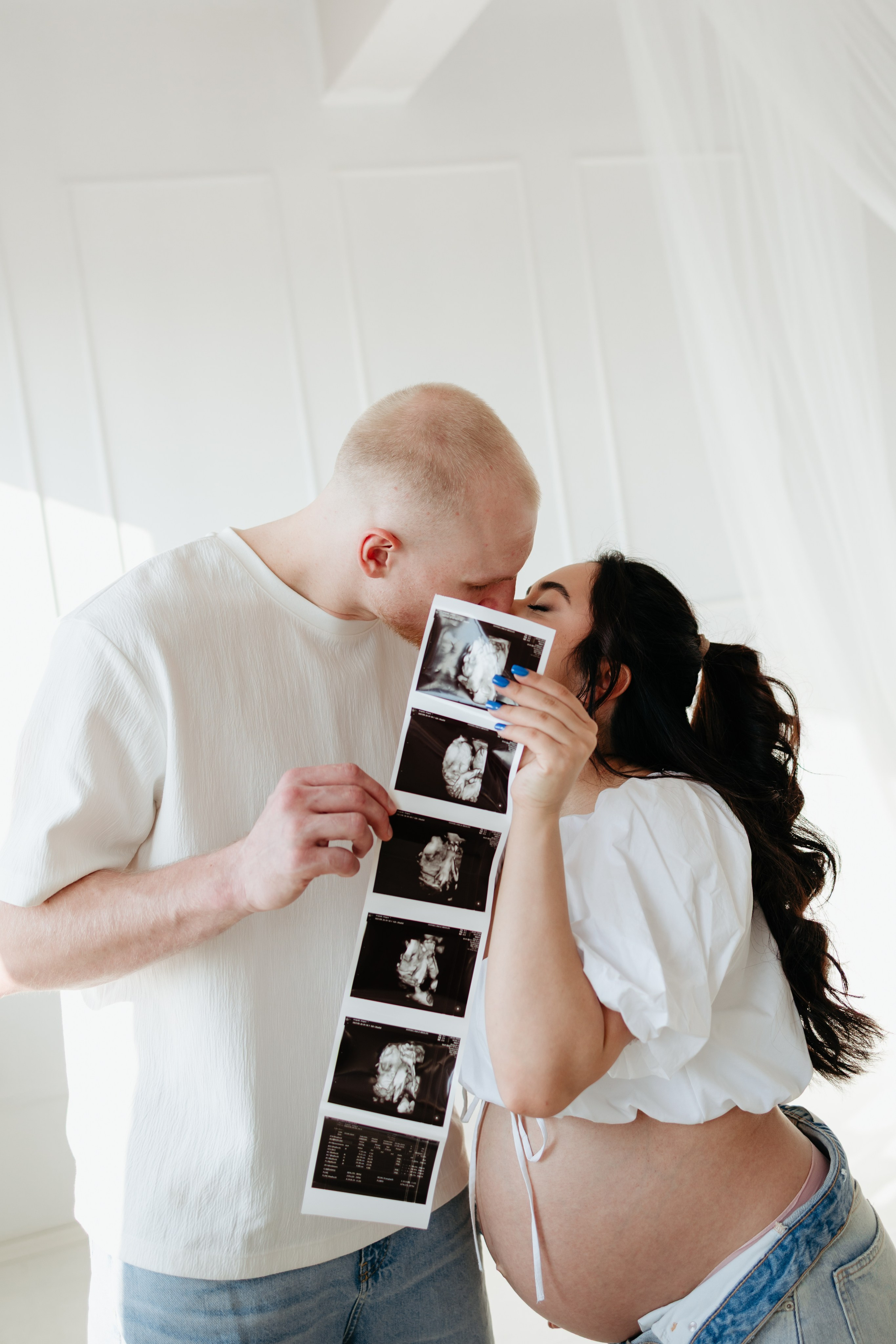 MAYRA & TREY’S MATERNITY STUDIO SESSION. Wedding Photographer Editorial Storytelling Cluj, Romania & Europe|Lore Photography