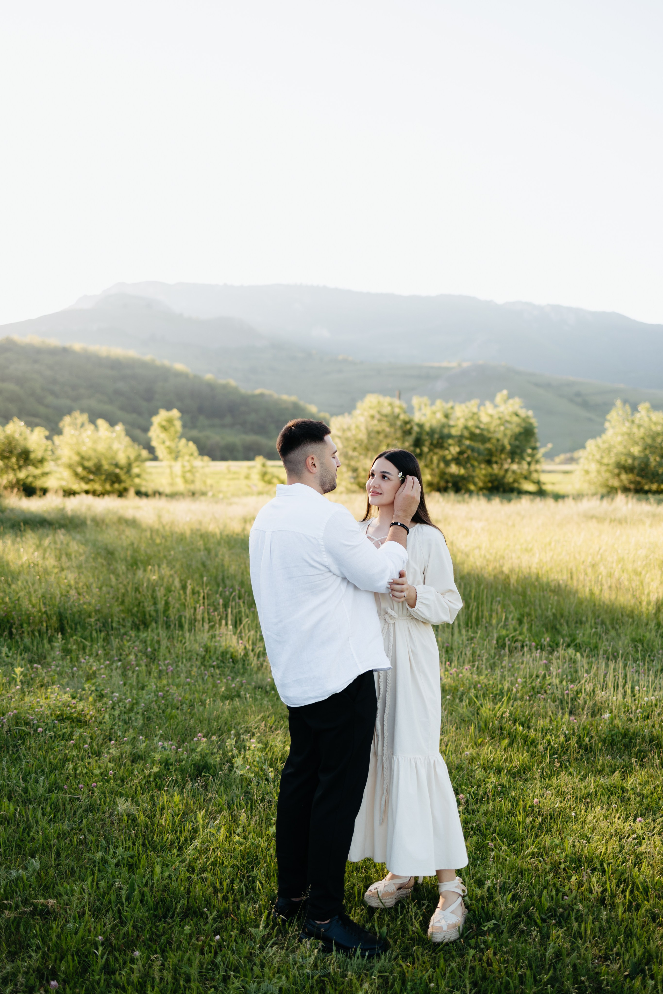 BIANCA & RAUL’S ENGAGEMENT. Wedding Photographer Editorial Storytelling Cluj, Romania & Europe|Lore Photography