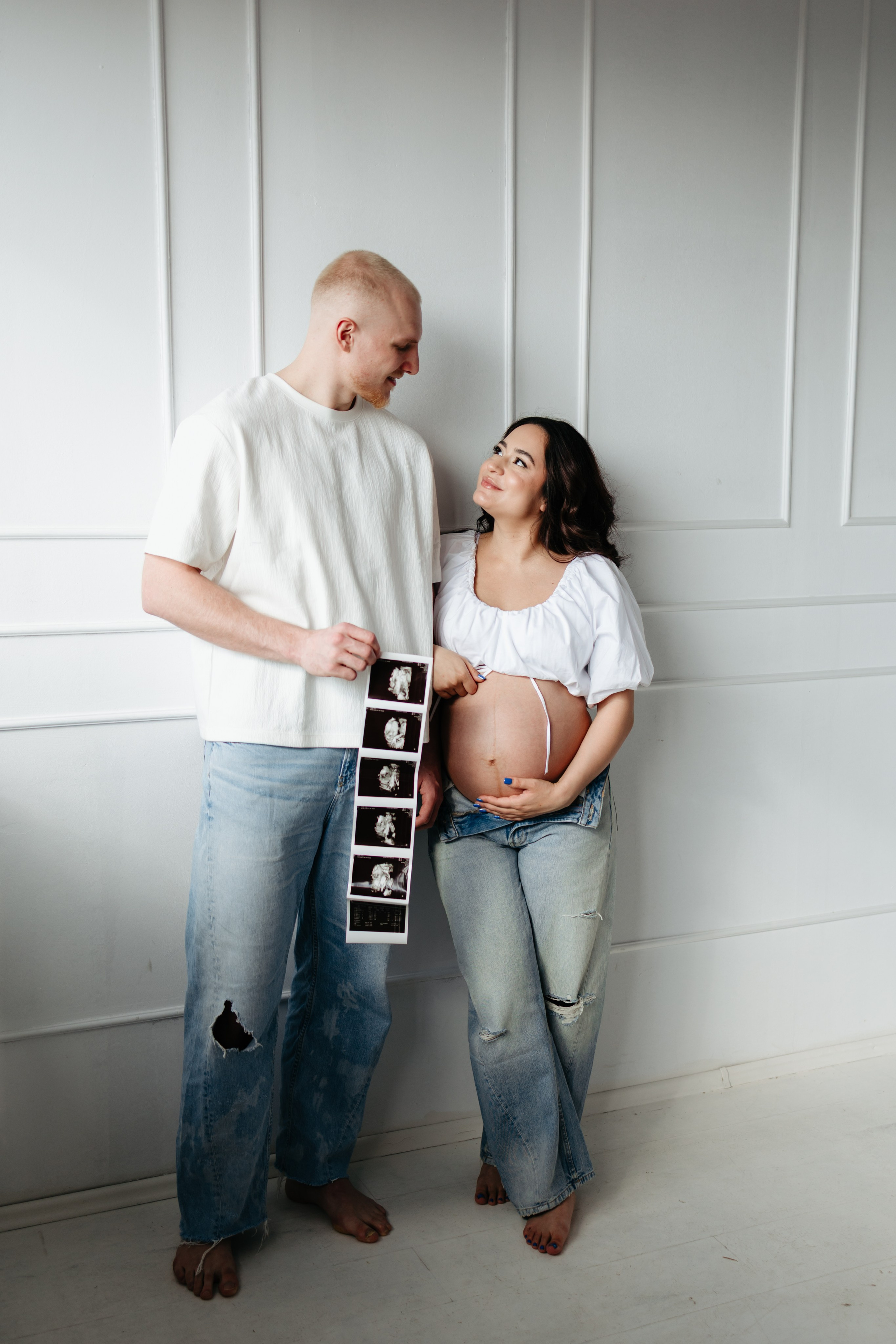 MAYRA & TREY’S MATERNITY STUDIO SESSION. Wedding Photographer Editorial Storytelling Cluj, Romania & Europe|Lore Photography