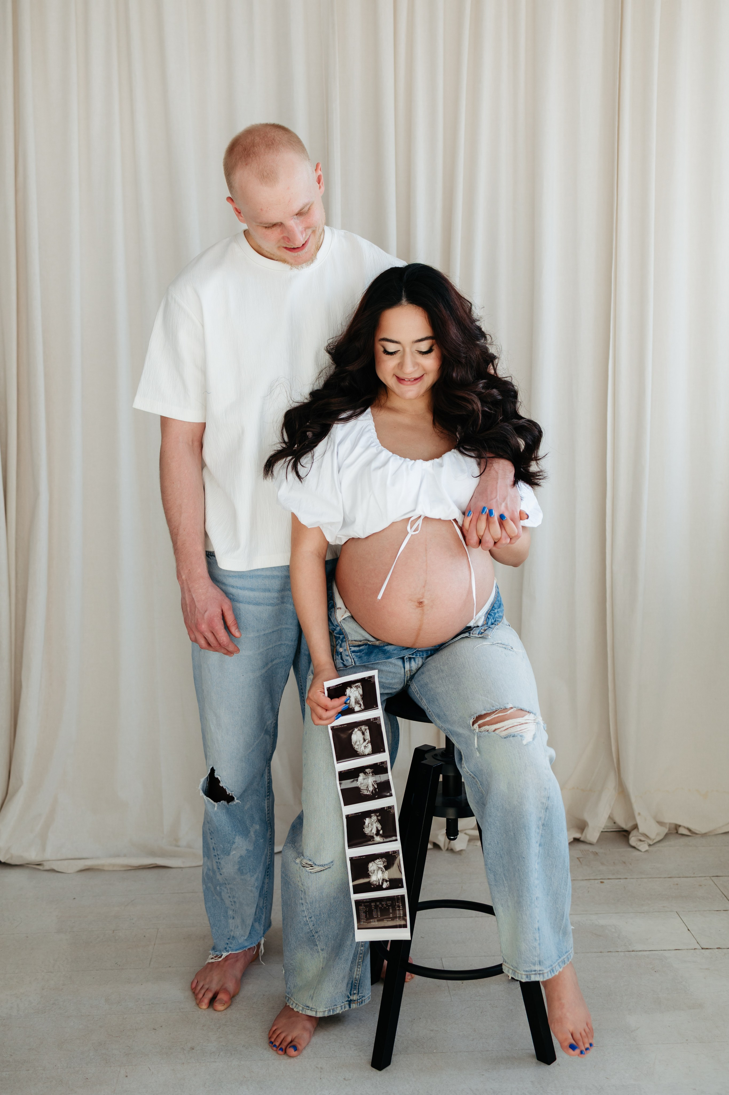MAYRA & TREY’S MATERNITY STUDIO SESSION. Wedding Photographer Editorial Storytelling Cluj, Romania & Europe|Lore Photography