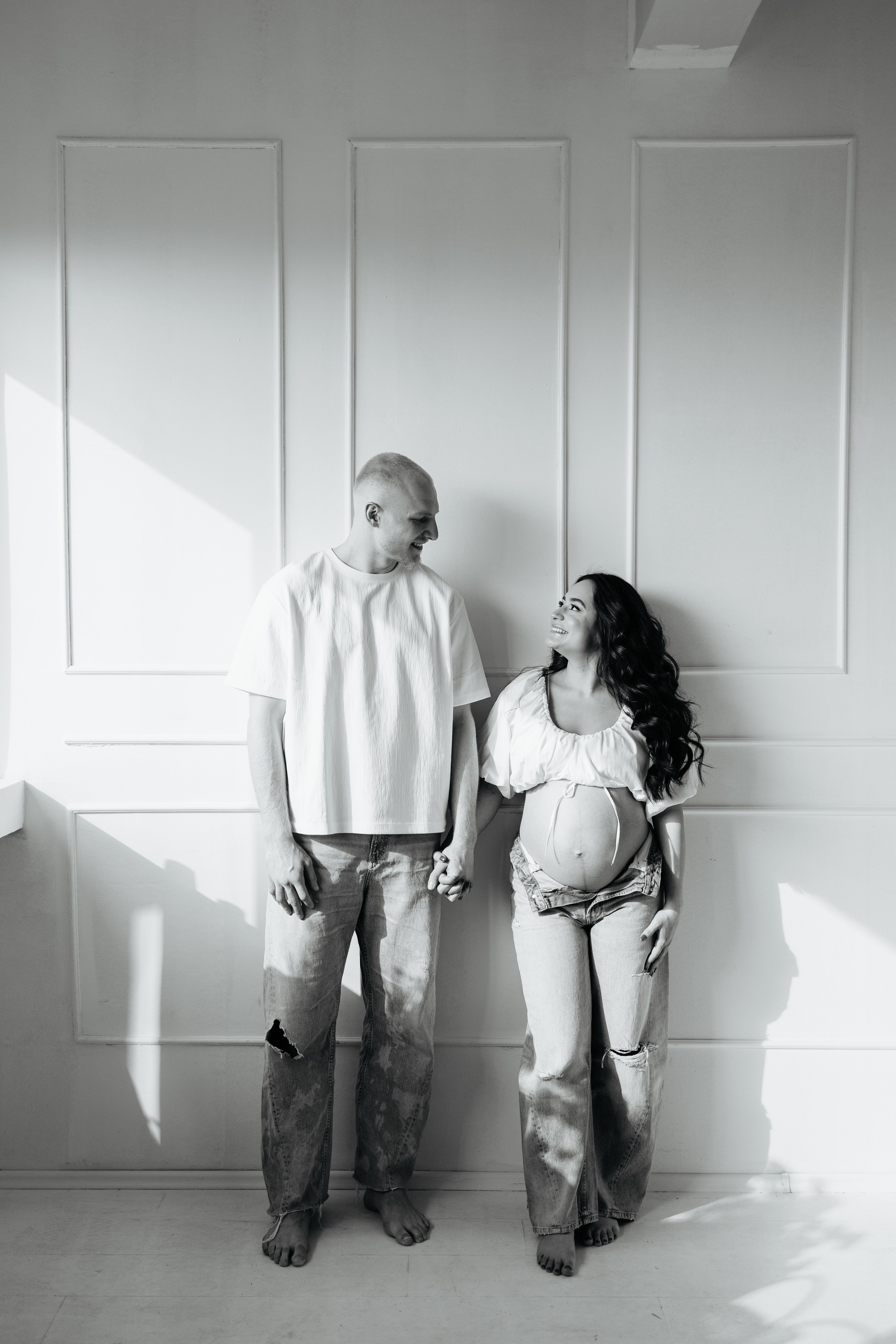 MAYRA & TREY’S MATERNITY STUDIO SESSION. Wedding Photographer Editorial Storytelling Cluj, Romania & Europe|Lore Photography