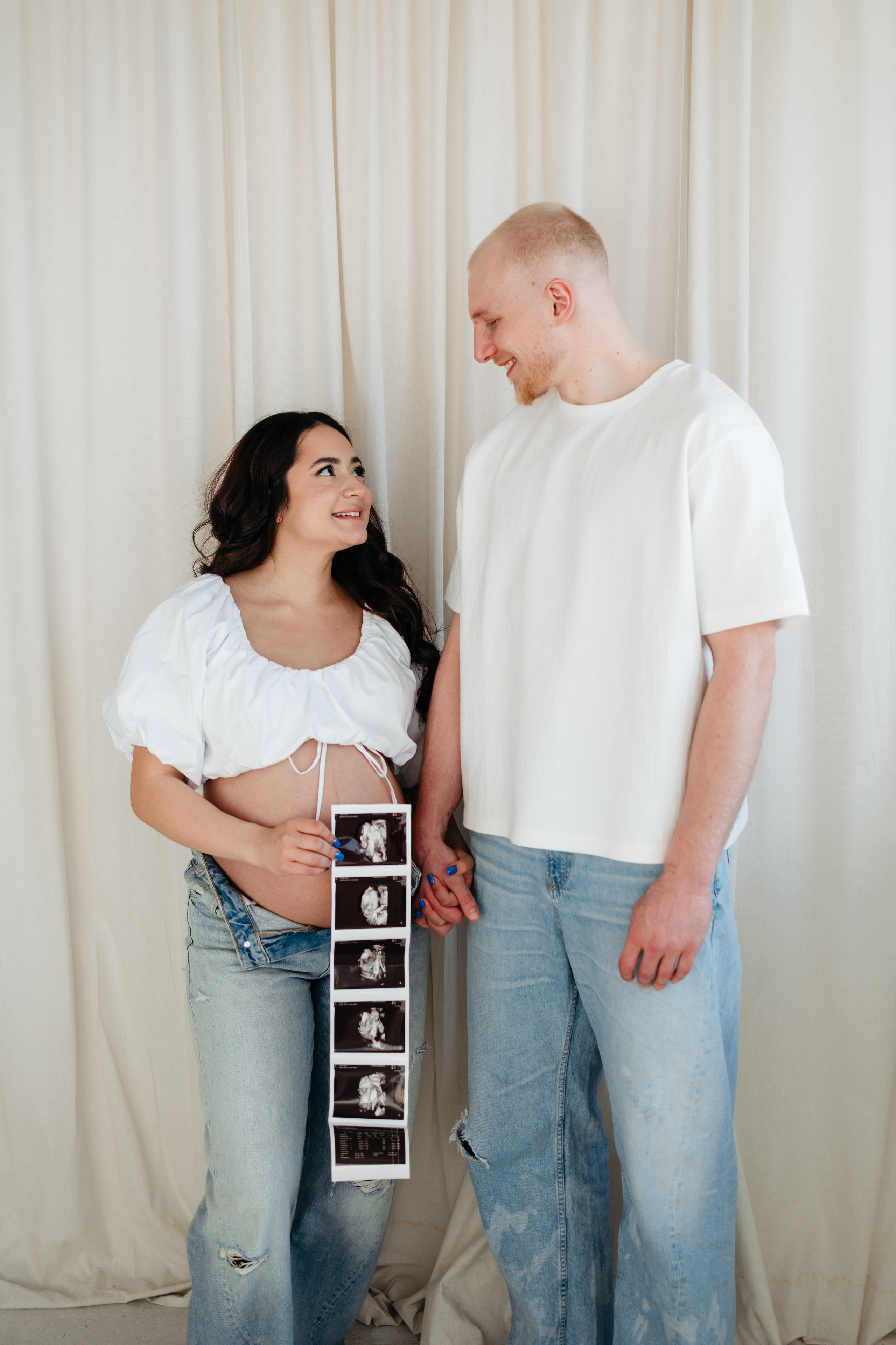 MAYRA & TREY’S MATERNITY STUDIO SESSION. Wedding Photographer Editorial Storytelling Cluj, Romania & Europe|Lore Photography