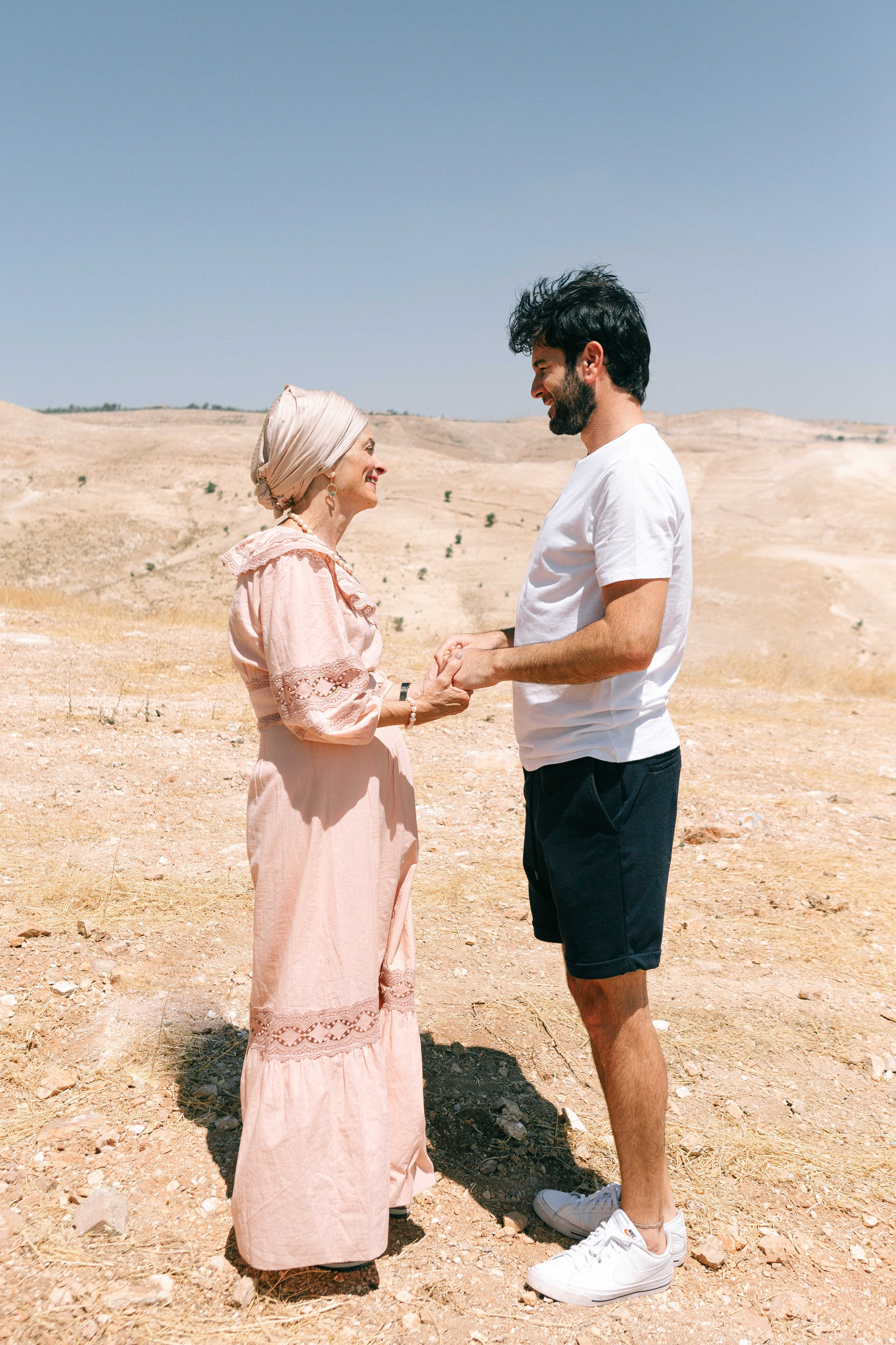 MAALE ADUMIM, HOME PHOTO SESSION + DESERT. Https://shi-photo.com/