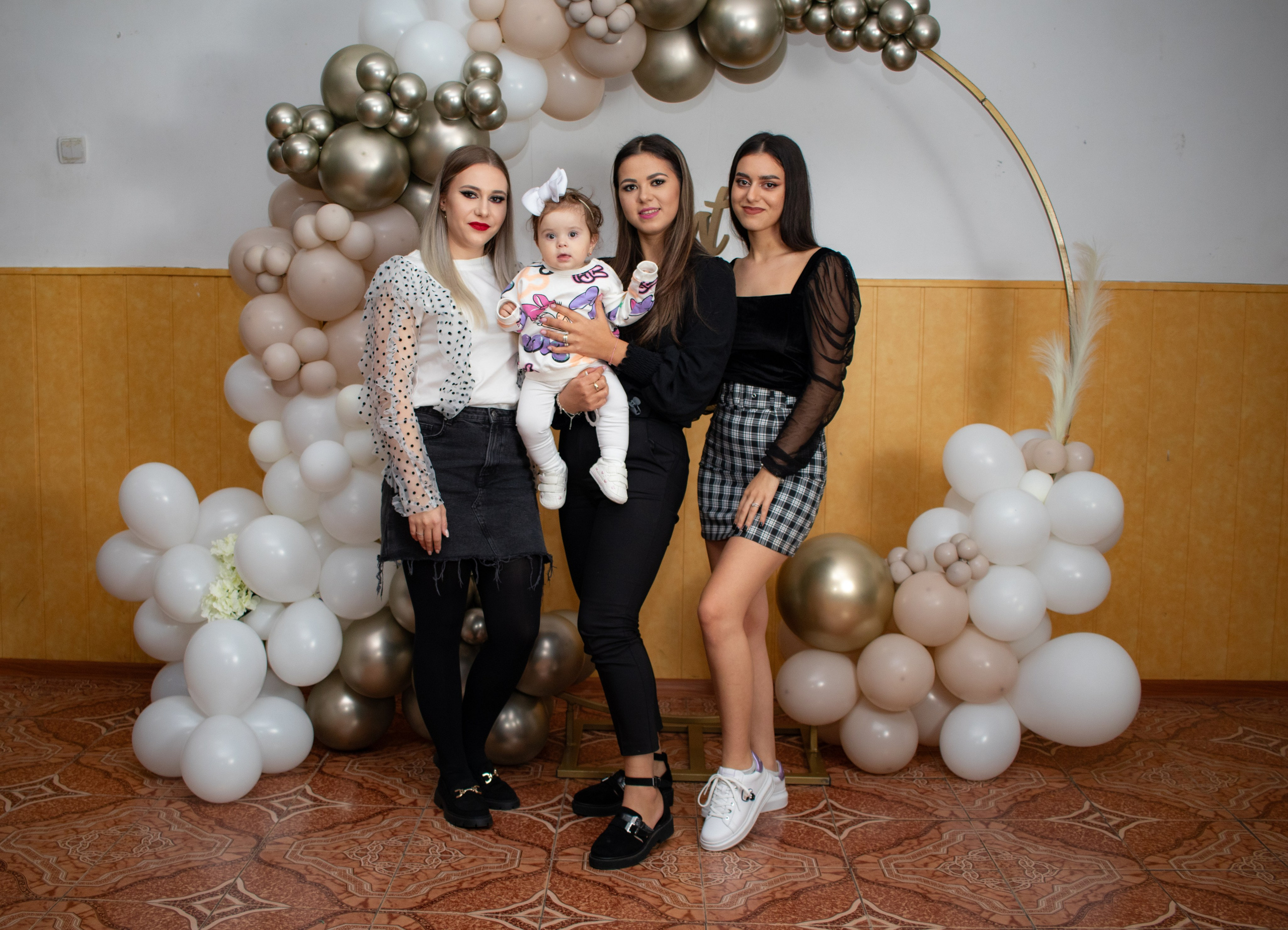 Ramona & Sebi. Fotograf si videograf — evenimente si studio