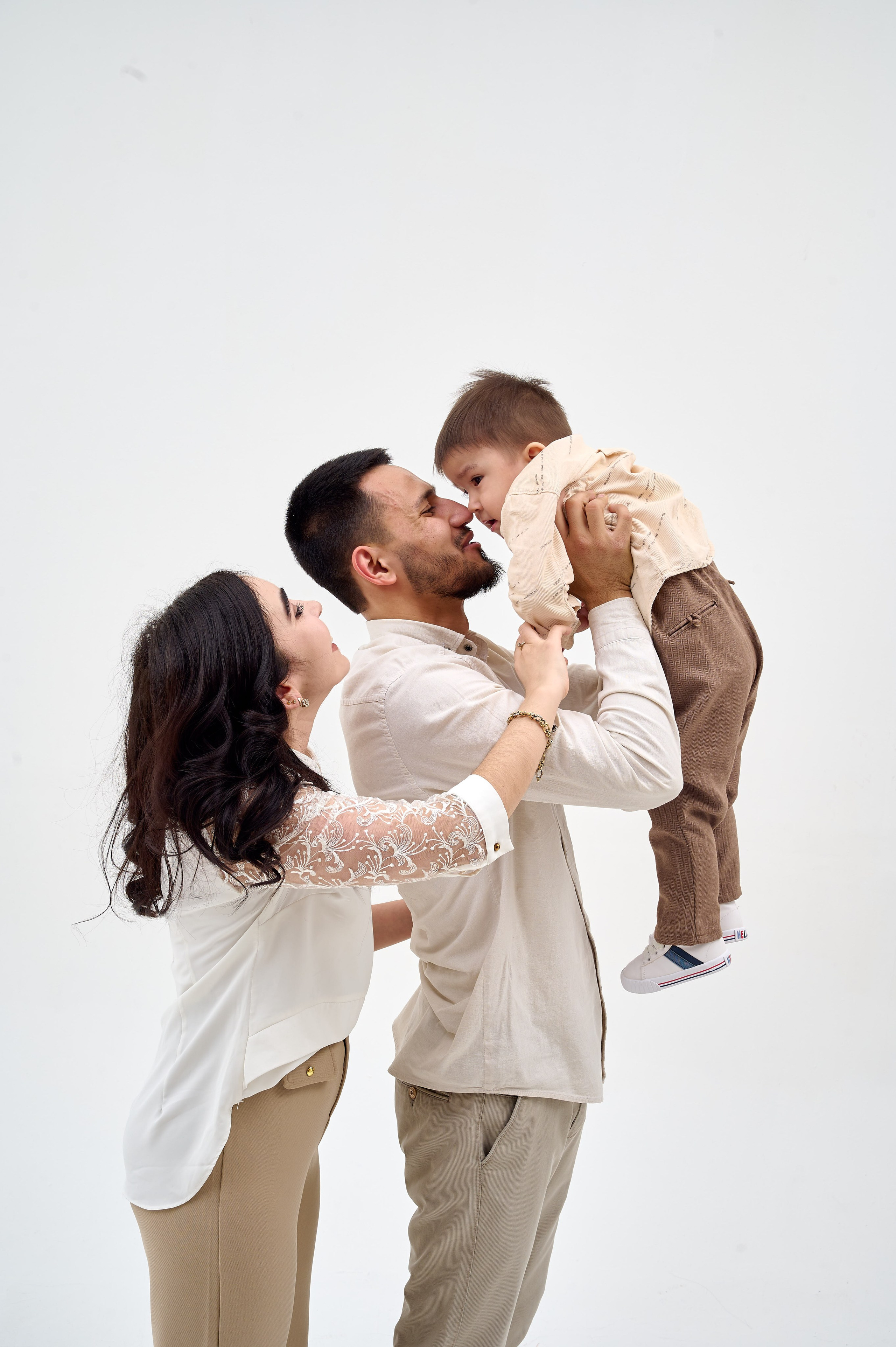 Валентин. 2astudio.uz