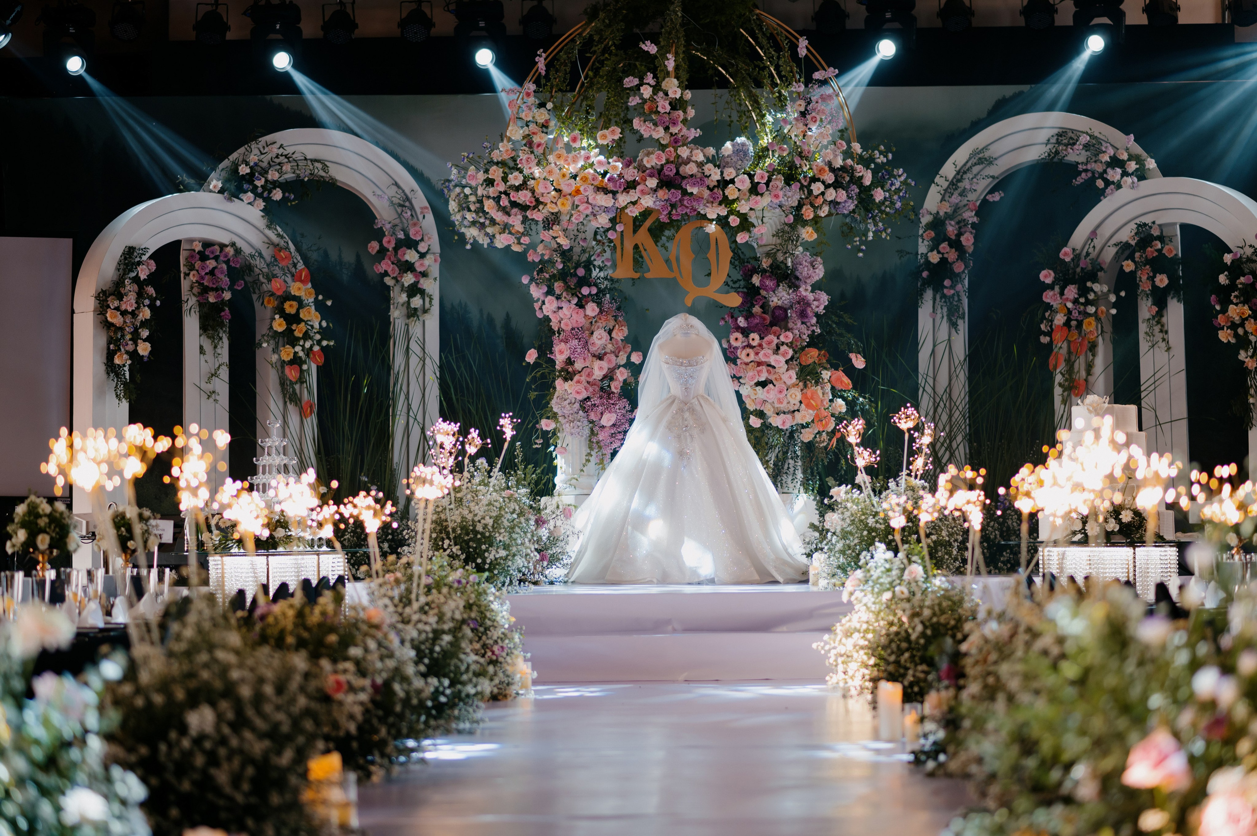 KHANG & QUYEN / Lavela Hotel. Saigon Wedding Present | Art Beyond Moments