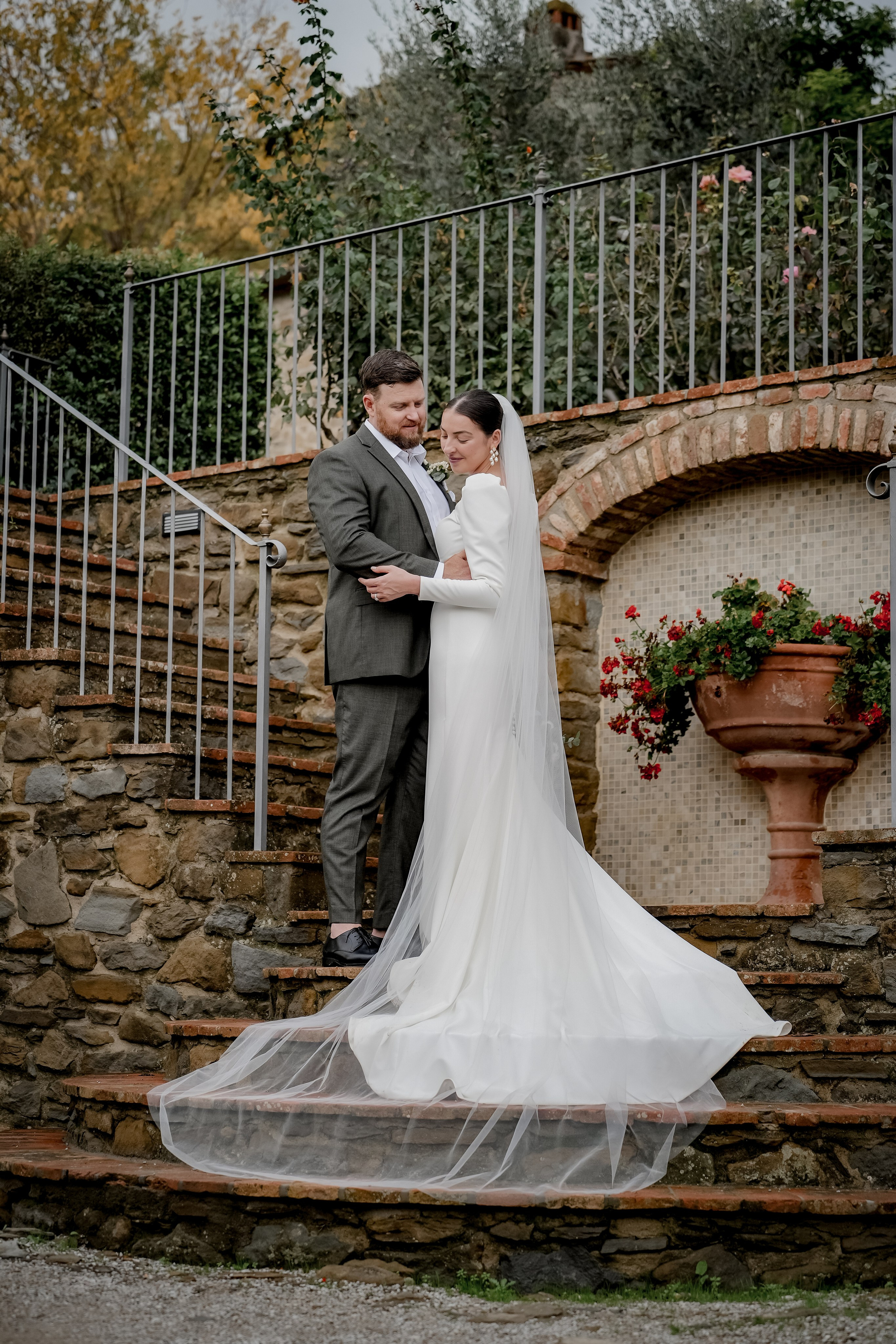 Elopment in Cortona. Villa Falconiere. Wedding Photographer in Italy