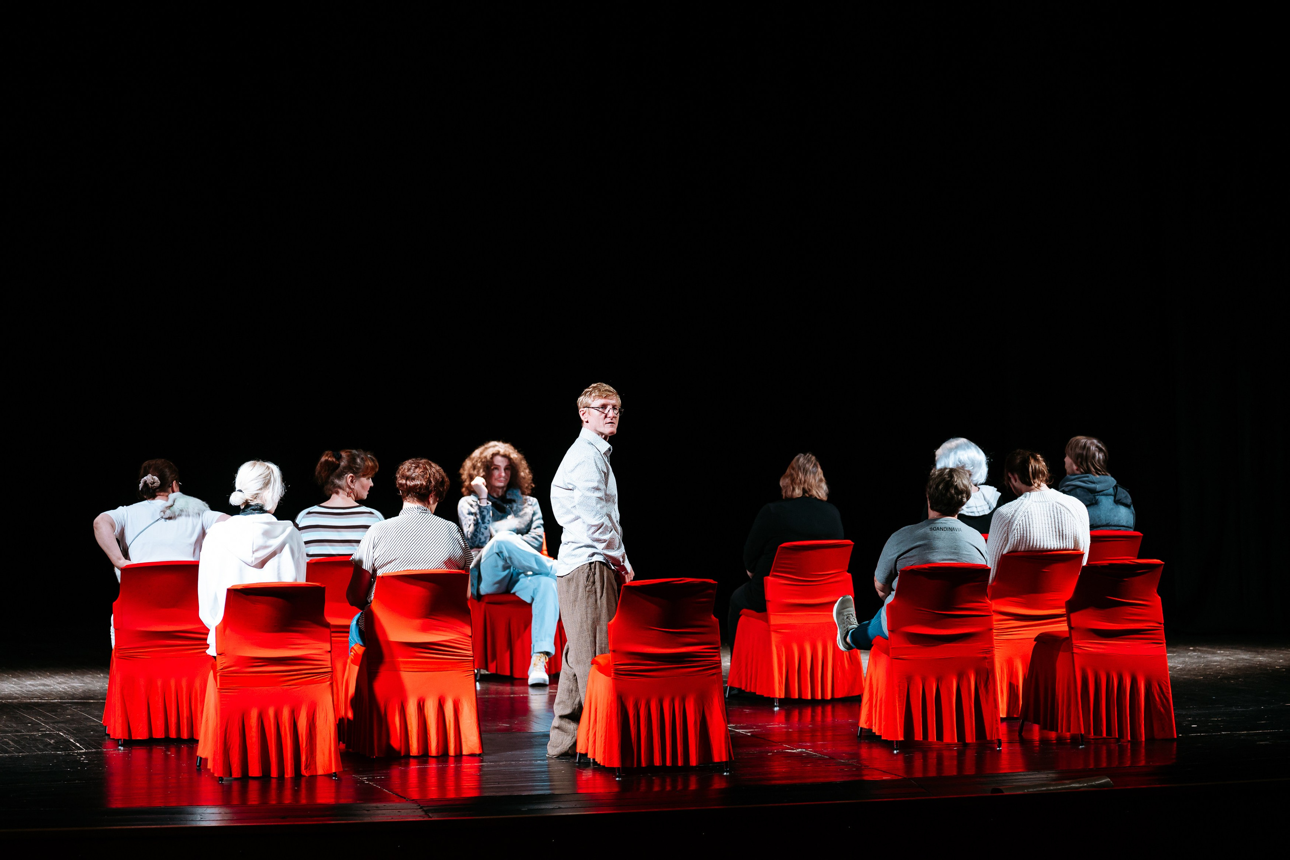 Garbo Teater „12 стульев“. Jelizaveta Gross - reportaaži- ja portreefotograaf Narvas