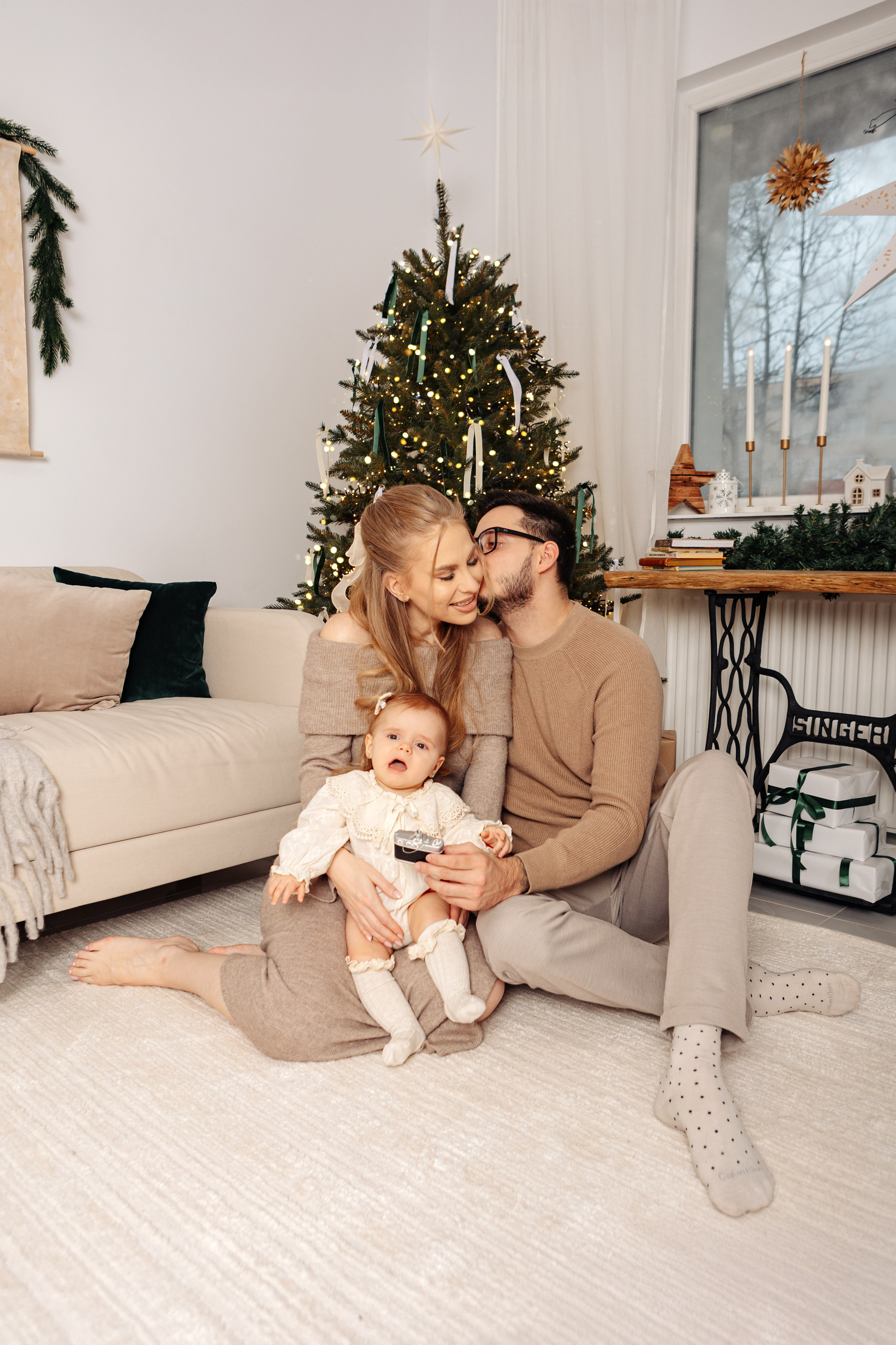 Familia Valeanu. Cristina Andronache fotograf Brașov fotograf de familie fotograf de nunta Brașov