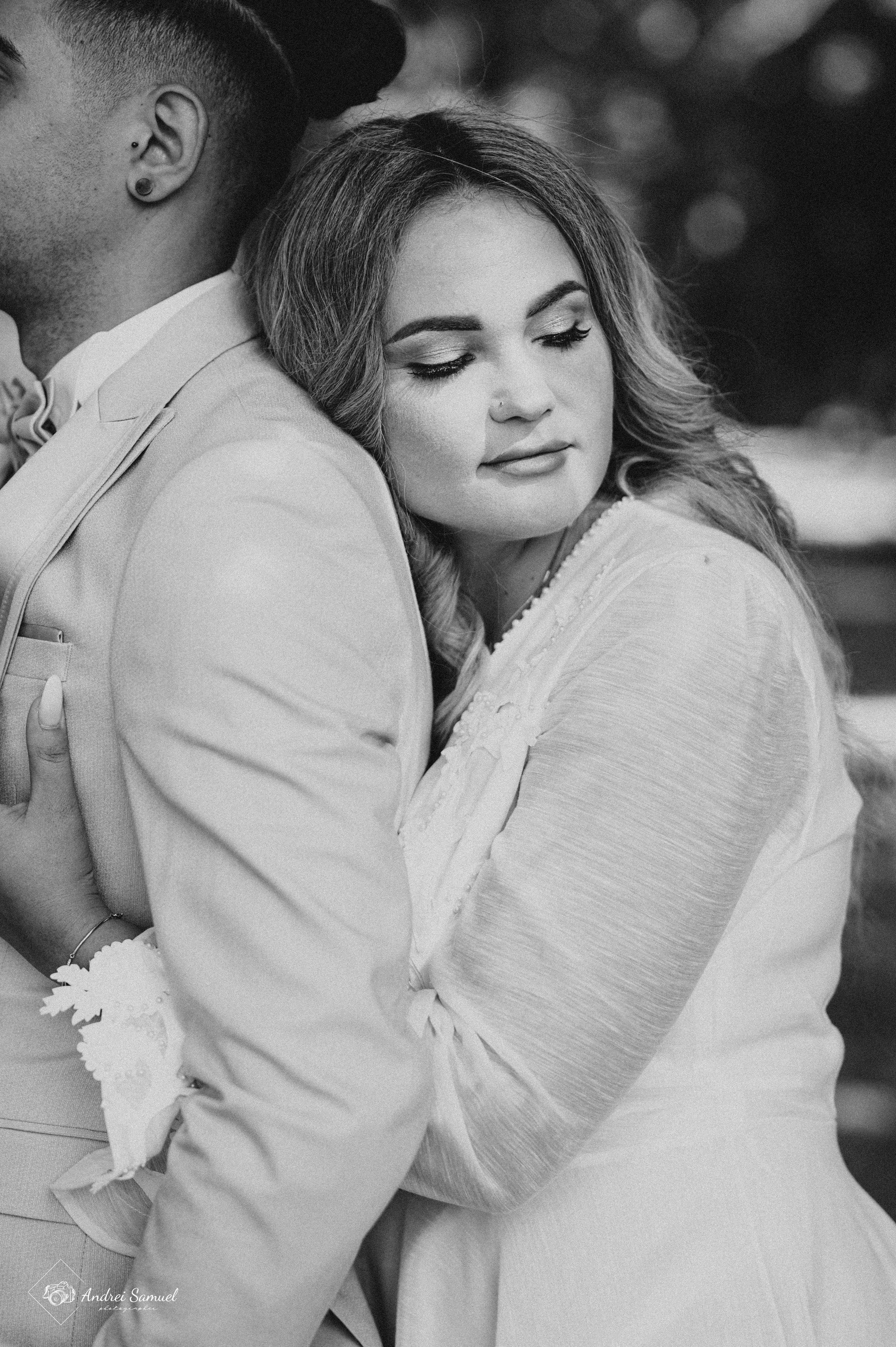 Valentina & Edi. Andrei Samuel – Fotograf București | Evenimente, Studio, Imobiliare, Produs