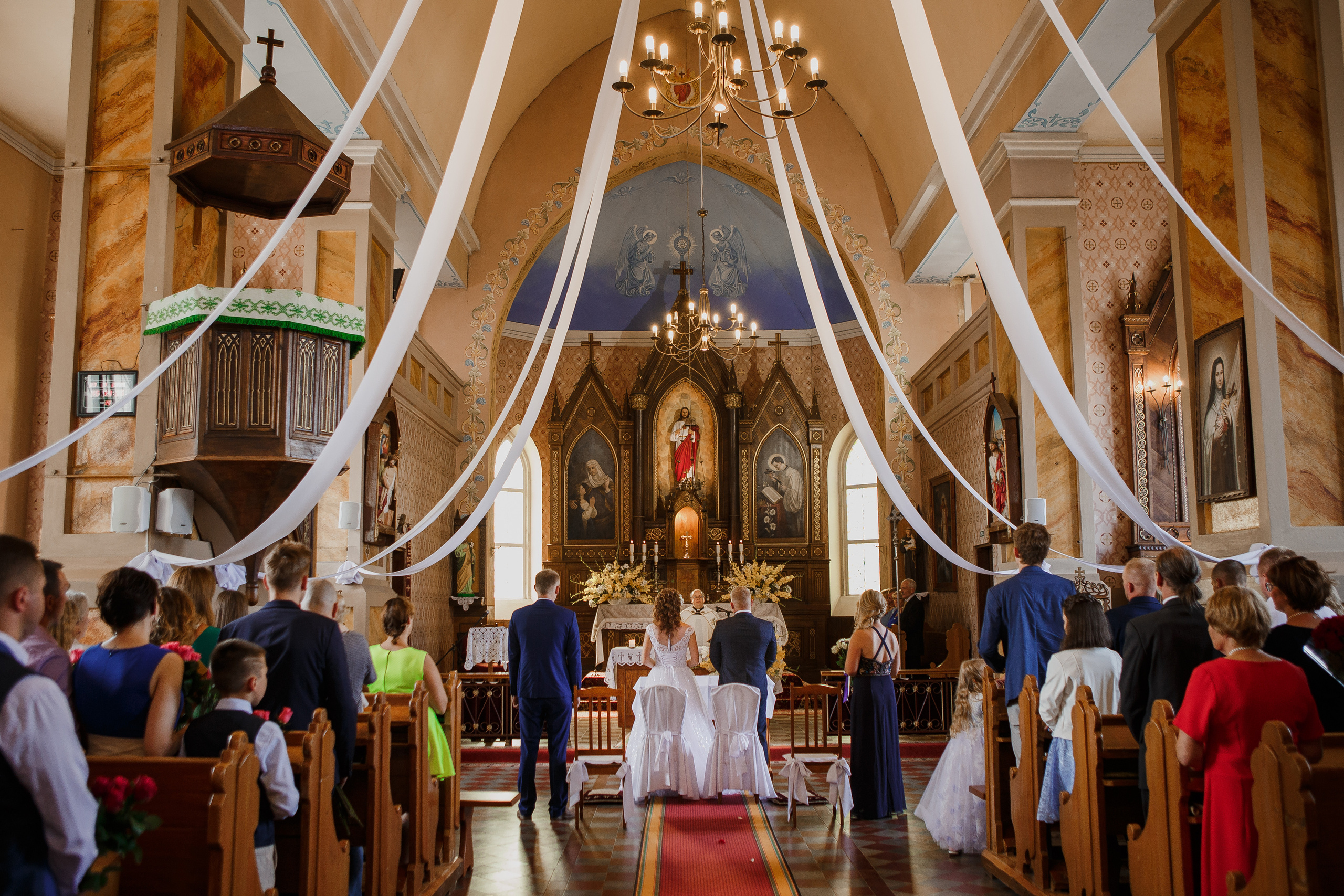 Kāzu fotosesijas Latgalē. Populārākā kāzu, bērnu un ģimeņu fotogrāfe Latgalē Veronika Lokotko