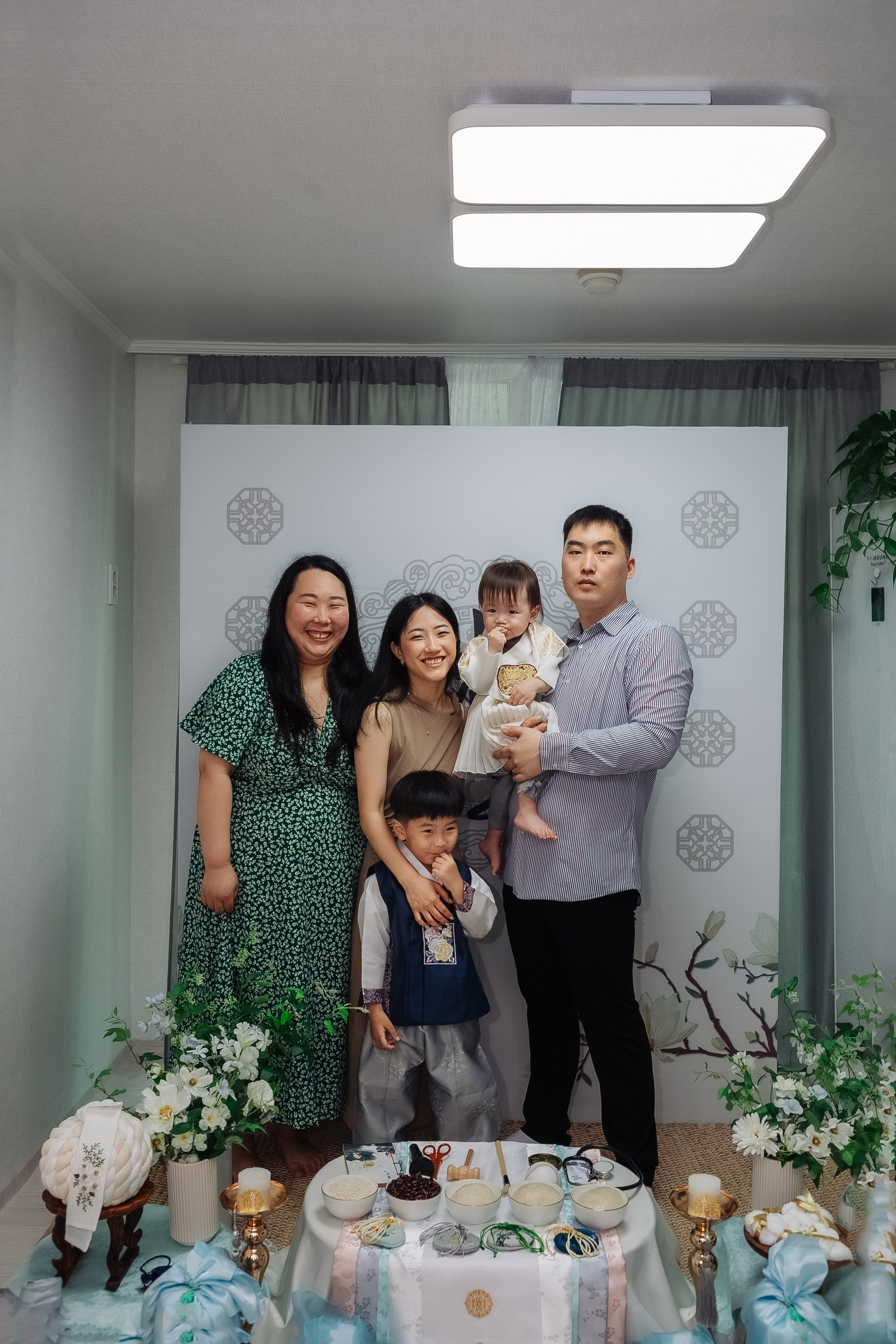 Тео дома и в ресторане. Фотограф беременности, ньюборн и годовасиков в Корее Жанна Хан