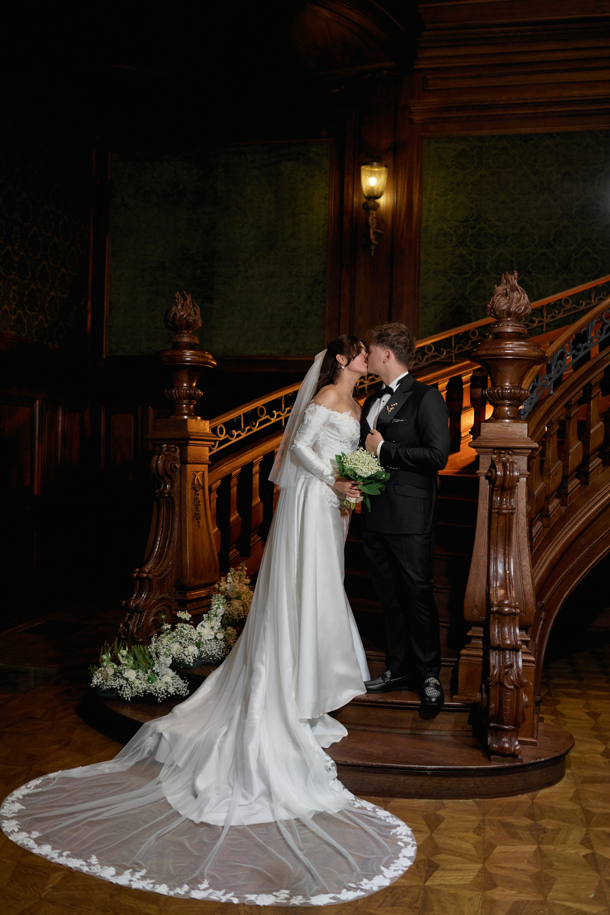Wiktoria & Kacper. Pałac Goetz. Fotograf ślubny i rodzinny w Krakowie Yana Klymova