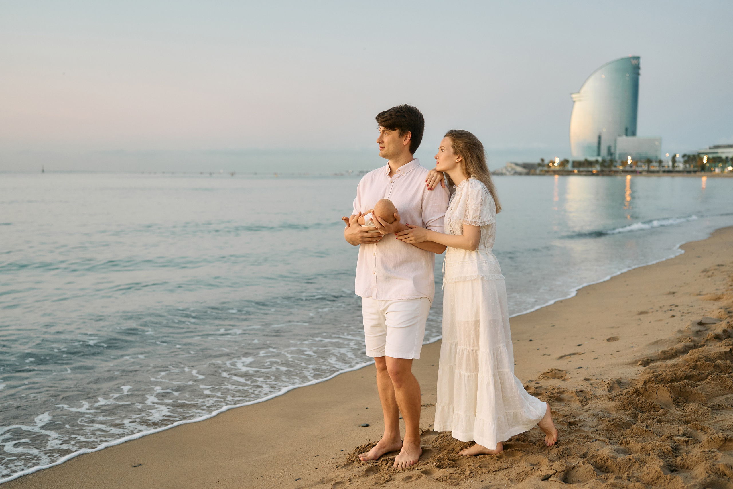 Description of the beach and sea location for a love-story or individual photo shoot in Barcelona, examples of photos. POSTCARD.BCN Photographer Kate in Barcelona. Love-story, family or individual photo shoots