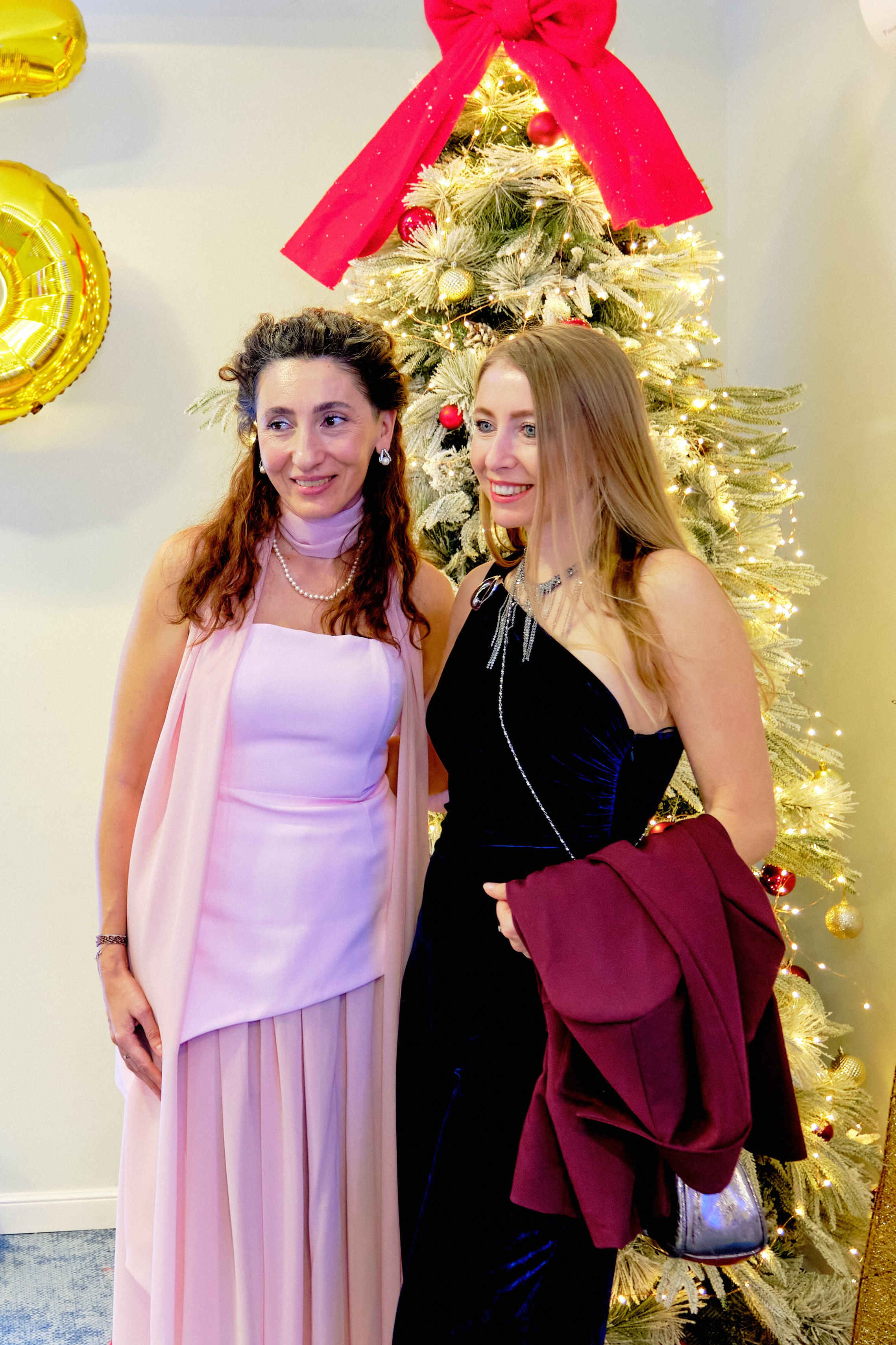 Фоторепортаж з благодійного Новорічного балу у Чорногорії. Портретний фотограф Альона Новгородцева