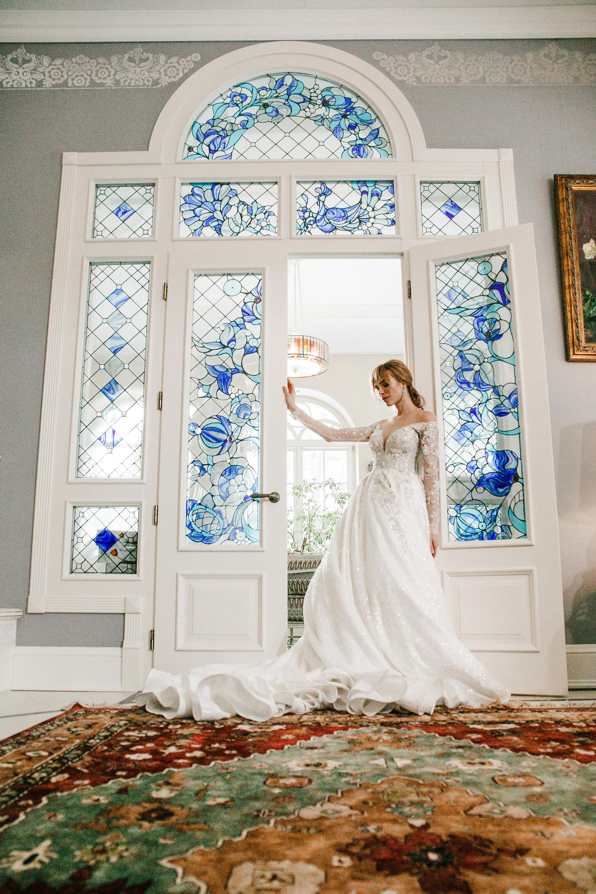 2021 De Luxe Wedding Photoshoot Esteema Residence Kiev Ukraine. Iurkovski PHOTOGRAPHY in Europe. Luxury destination weddings and events