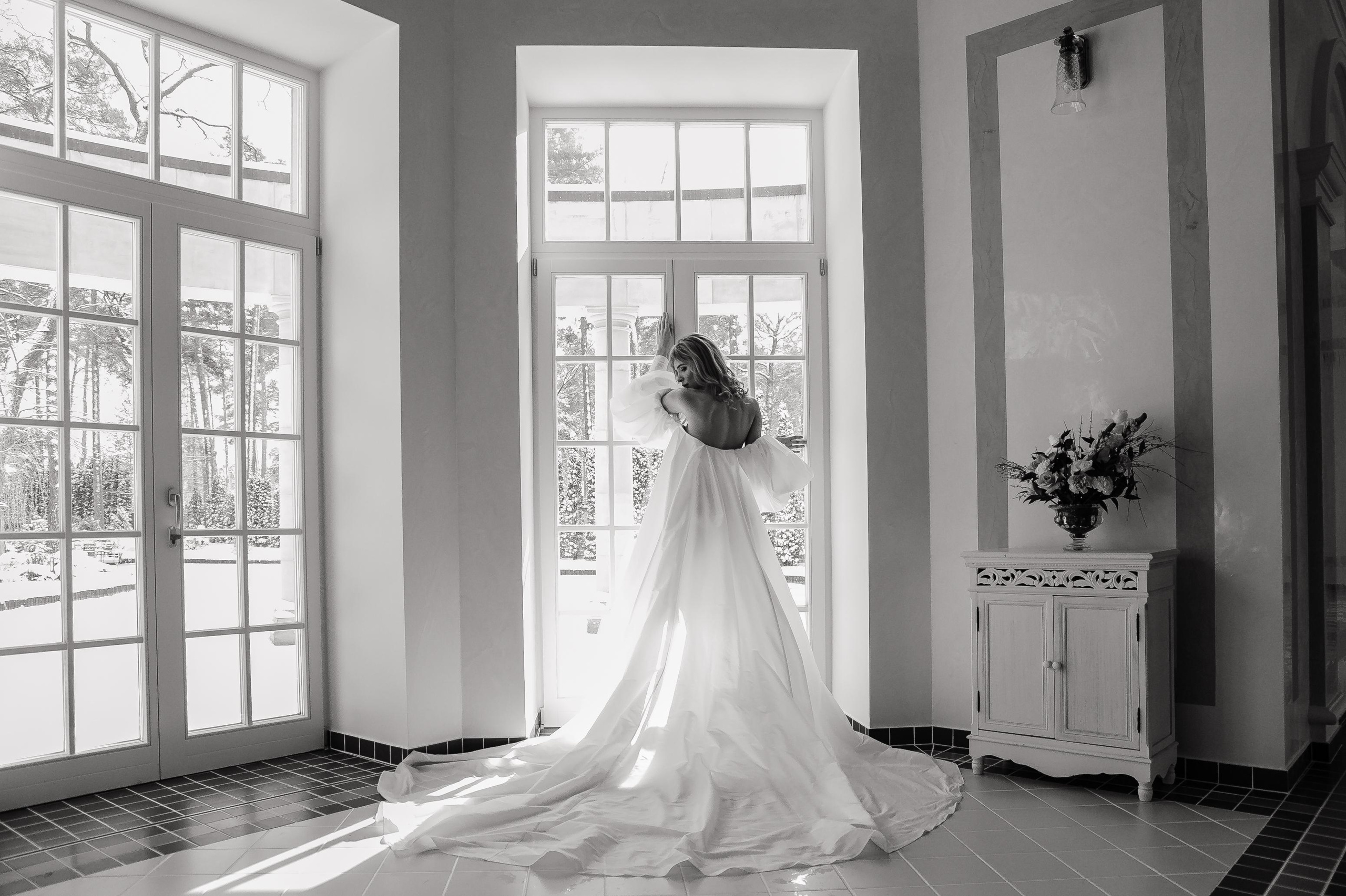 2021 De Luxe Wedding Photoshoot Esteema Residence Kiev Ukraine. Iurkovski PHOTOGRAPHY in Europe. Luxury destination weddings and events