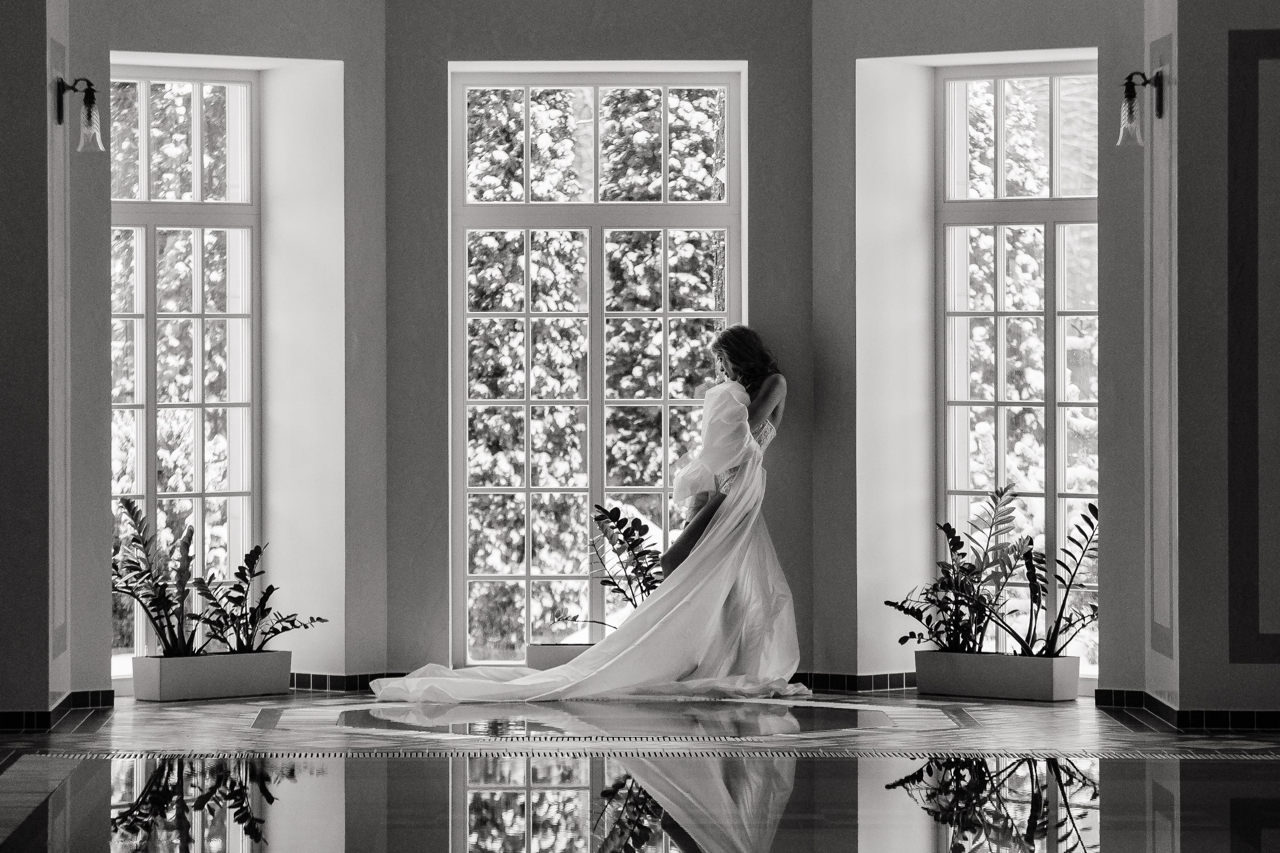 2021 De Luxe Wedding Photoshoot Esteema Residence Kiev Ukraine. Iurkovski PHOTOGRAPHY in Europe. Luxury destination weddings and events