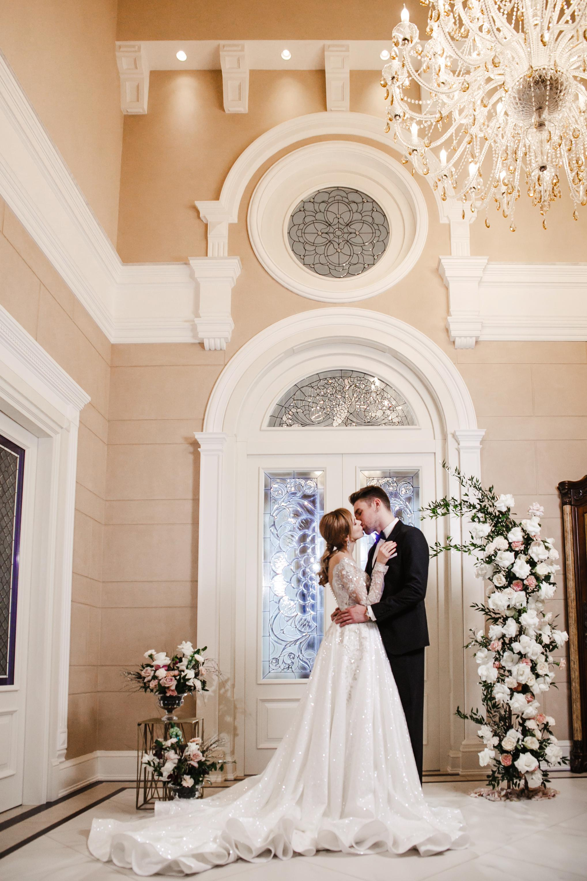 2021 De Luxe Wedding Photoshoot Esteema Residence Kiev Ukraine. Iurkovski PHOTOGRAPHY in Europe. Luxury destination weddings and events