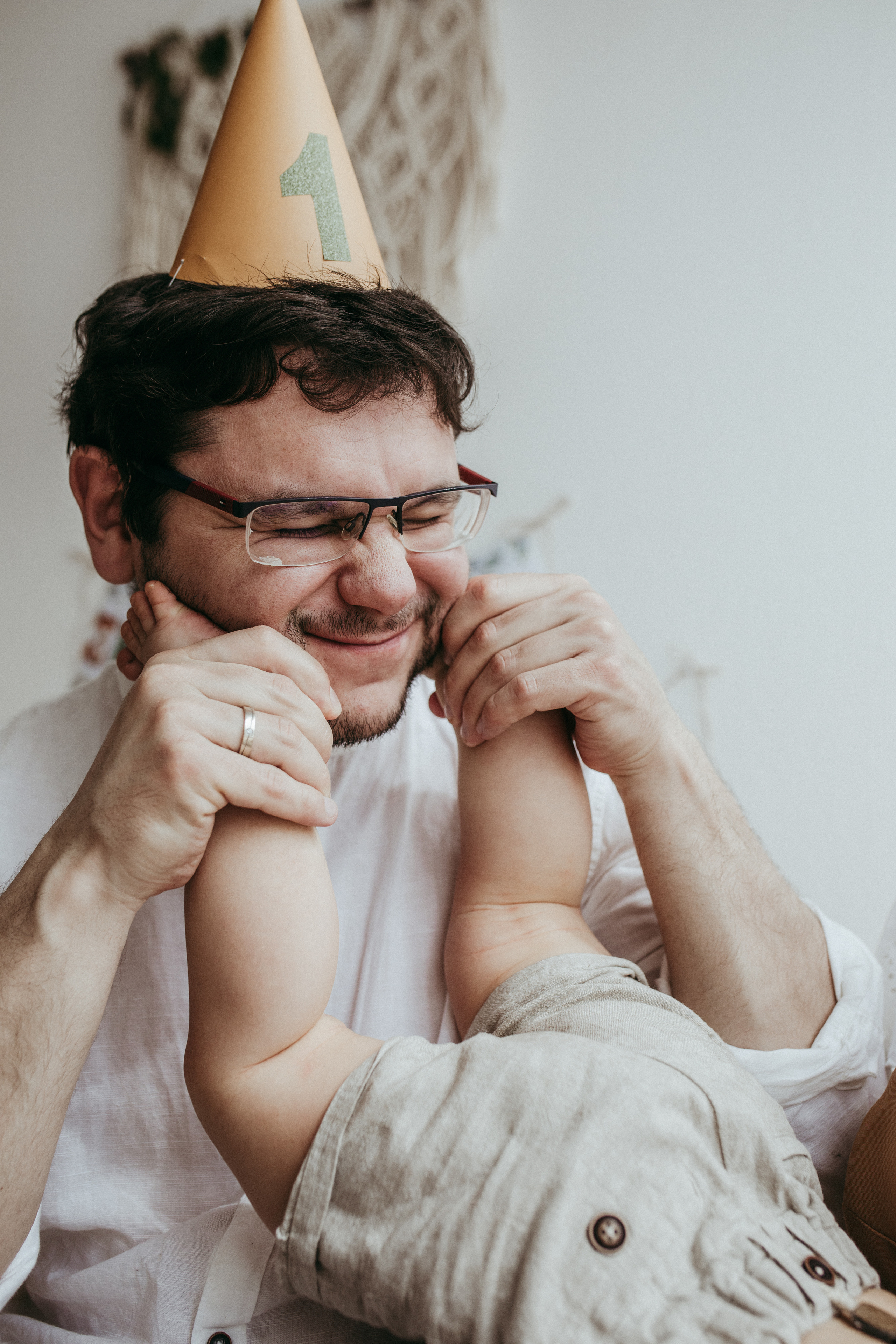 Man kann Cake Smash auch zuhause authentisch und emotional feiern.