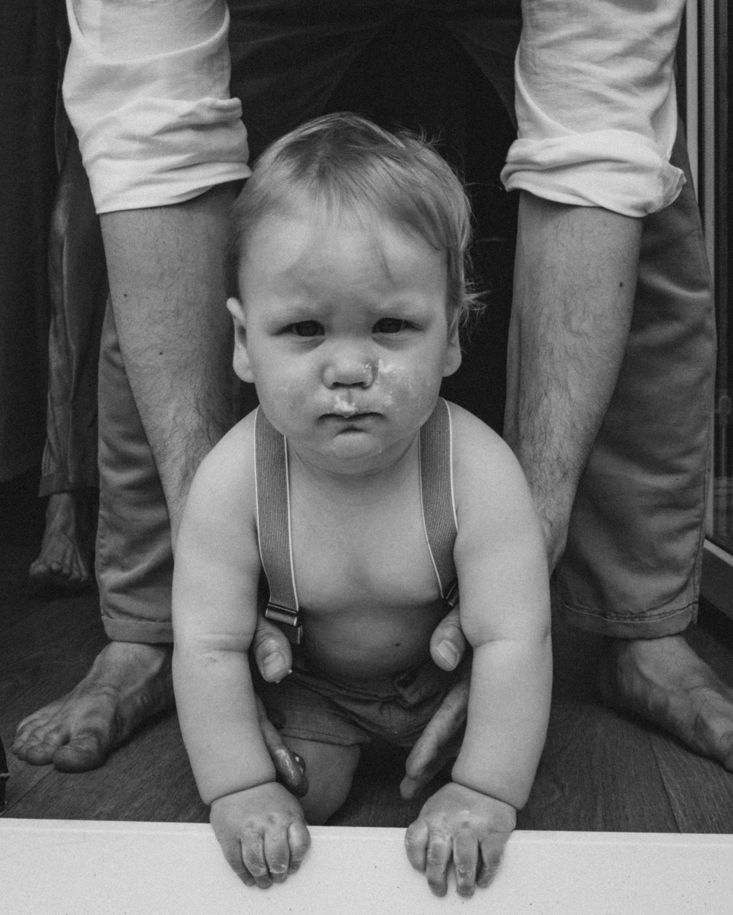 Man kann Cake Smash auch zuhause authentisch und emotional feiern.