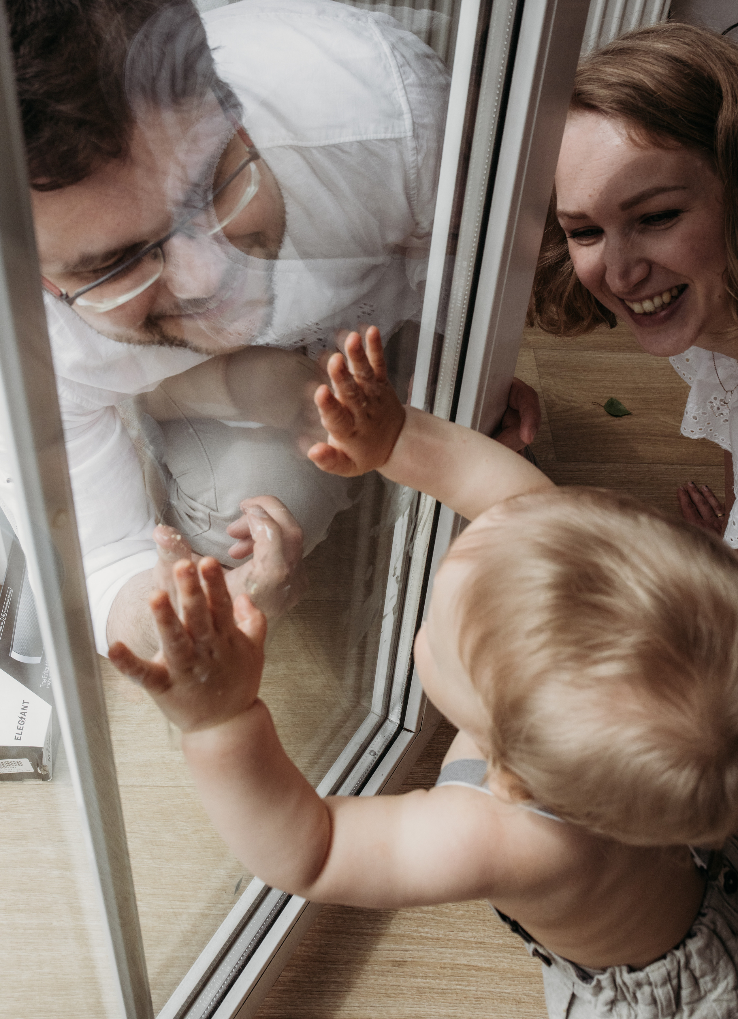 Man kann Cake Smash auch zuhause authentisch und emotional feiern.