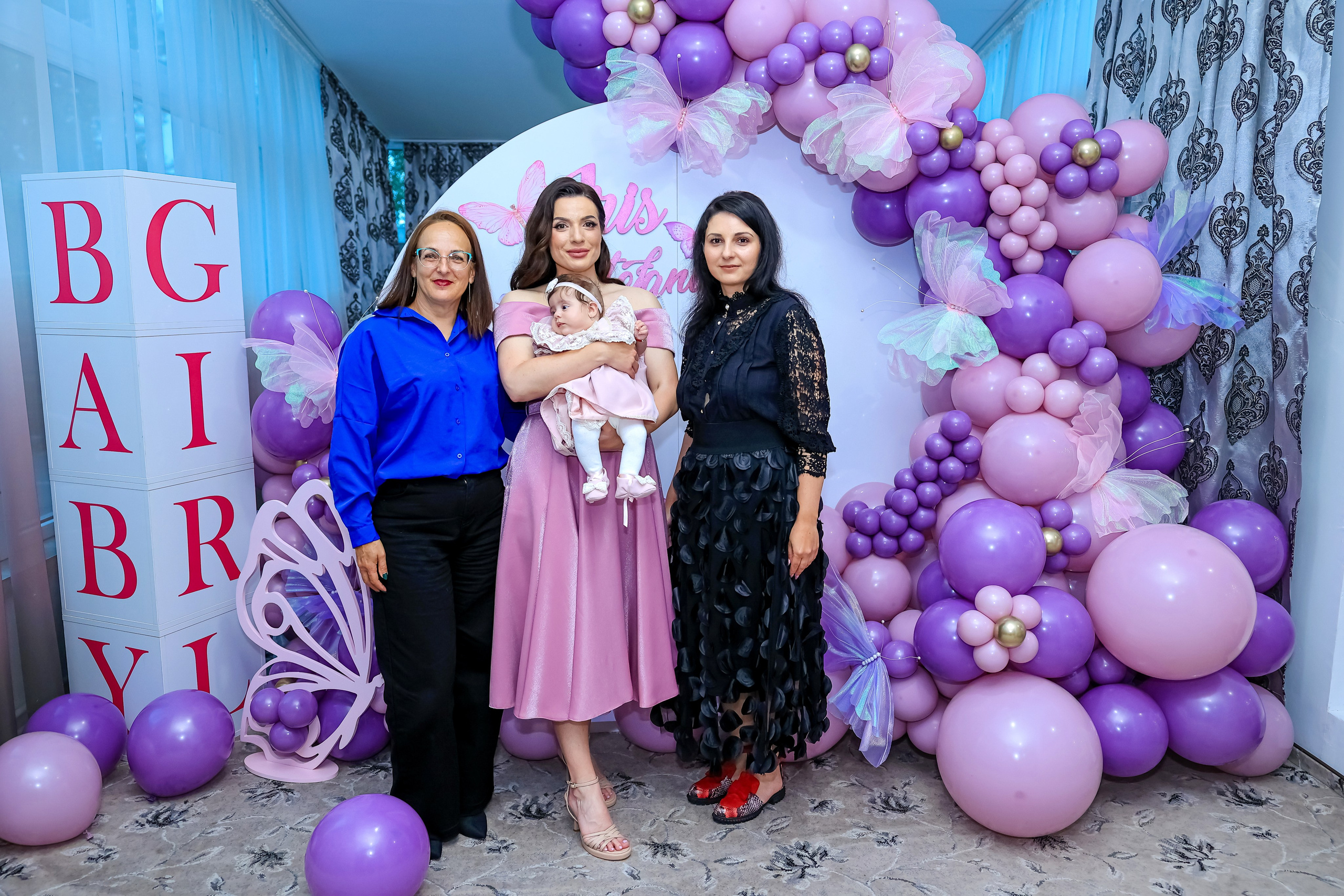 Iris Stefania. Moments By Gub