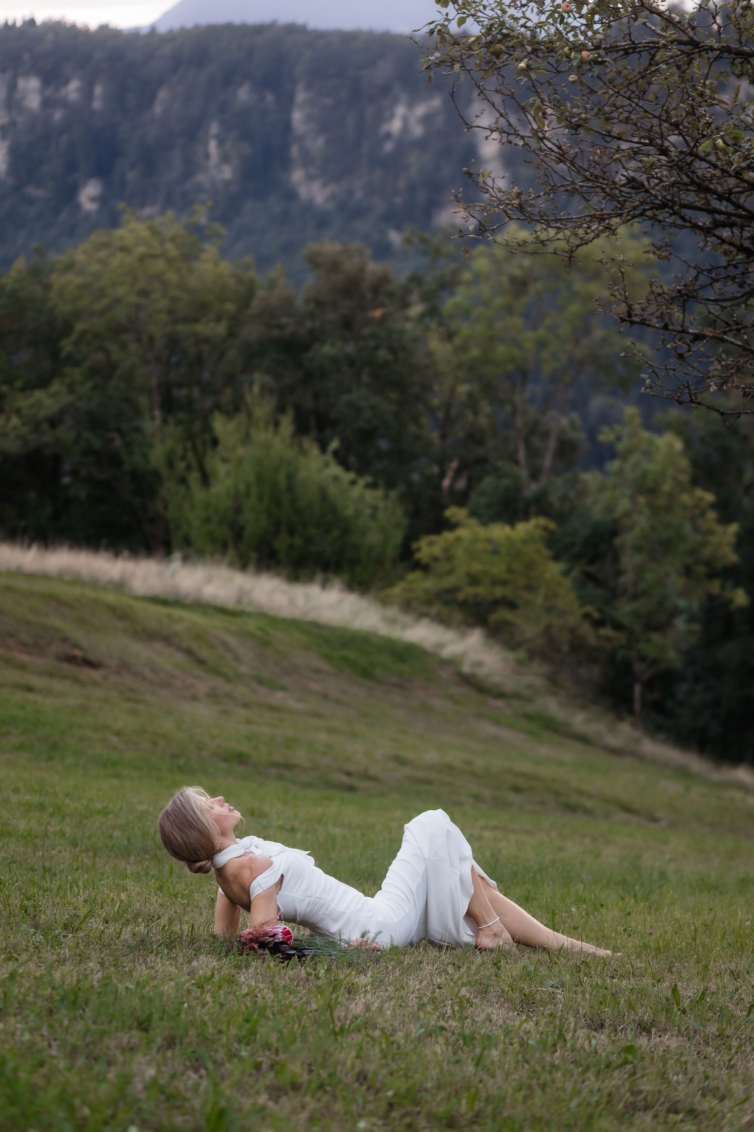 Bride story. Amazing photo session at a time convenient for you. Y