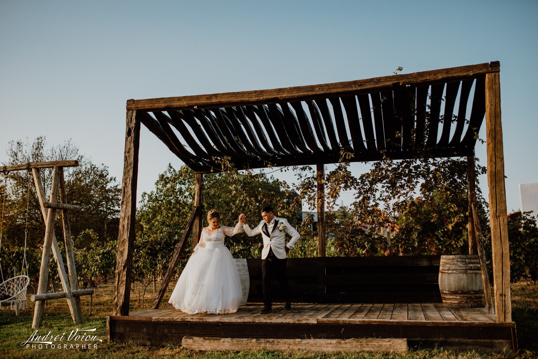 Fotografia de nuntă. Andrei Voicu Fotograf. Povești nescrise, surprinse atent