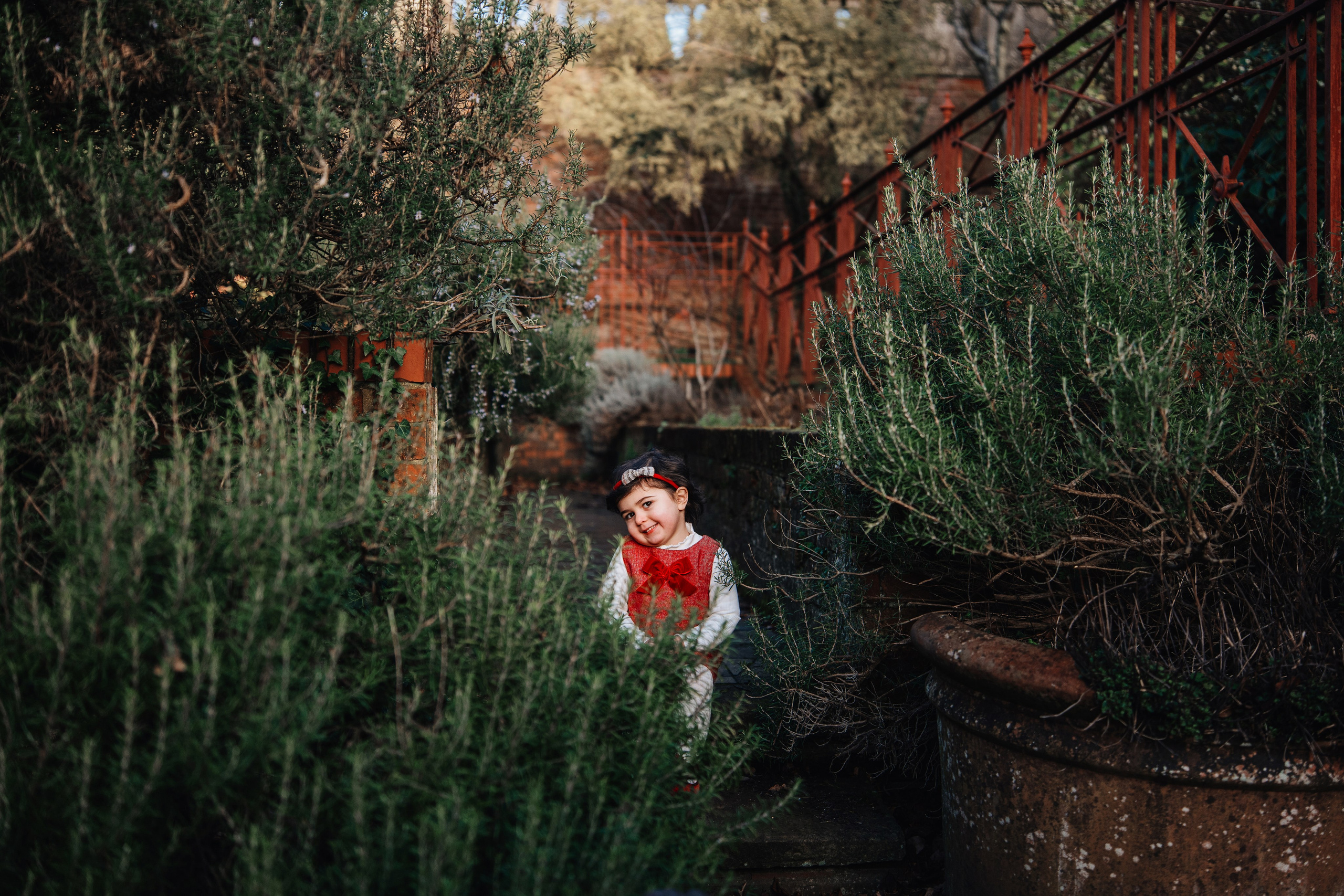 Сhild photoshoot in London’s The Hill Garden and Pergola. Wedding and family photographer in London