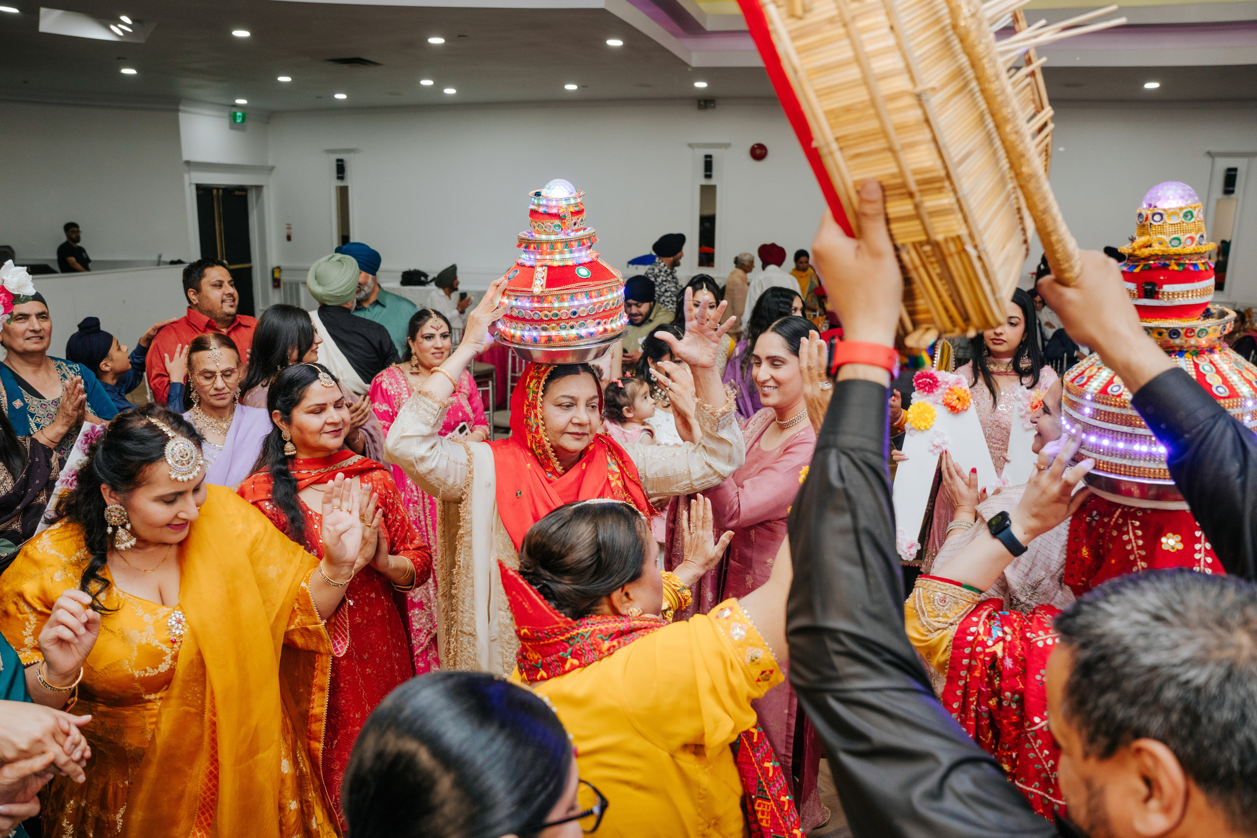 Gagan & Jasmeen. Wedding Photographer & Cinematographer studios