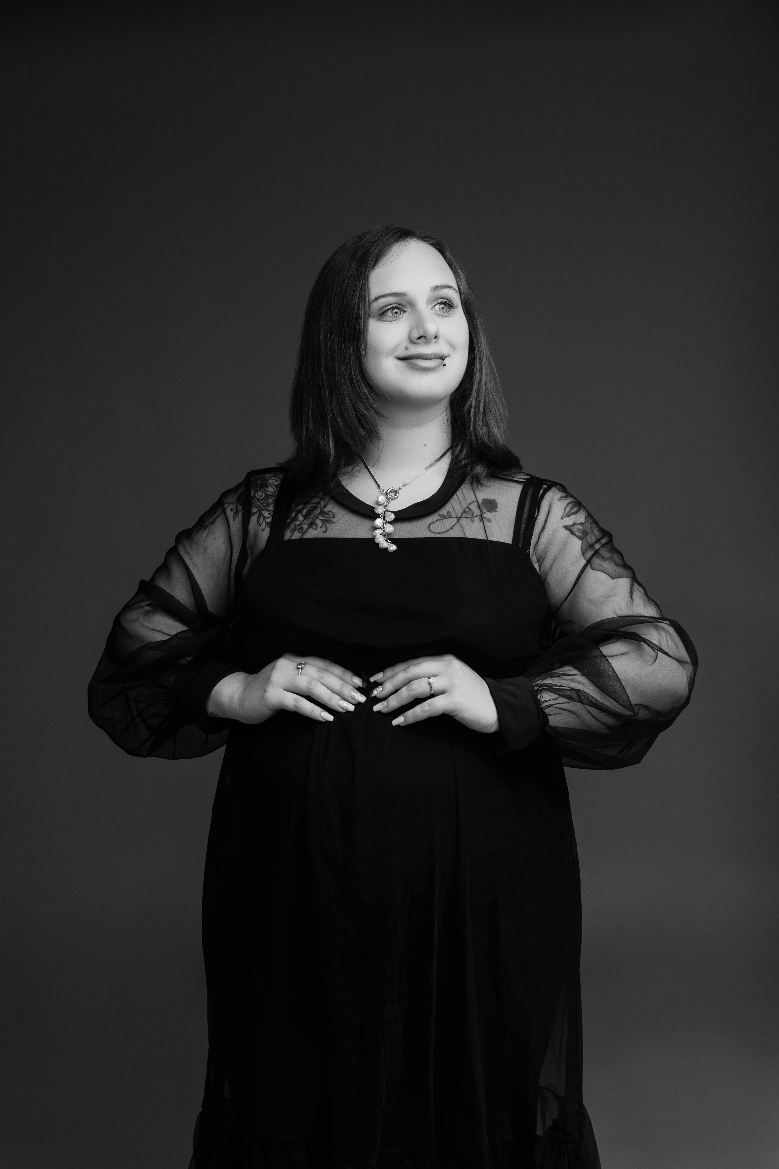 Babybauch Fotoshooting im Studio und on Location. Neugeborene, Baby Fotografin in Düren (NRW) - Vitalina Unruh