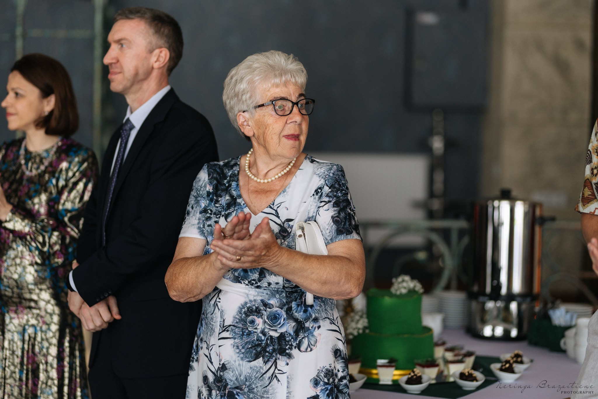 Vestuvinė fotosesija Kaune, Vienybės aikštėje, prie Lietuvos banko