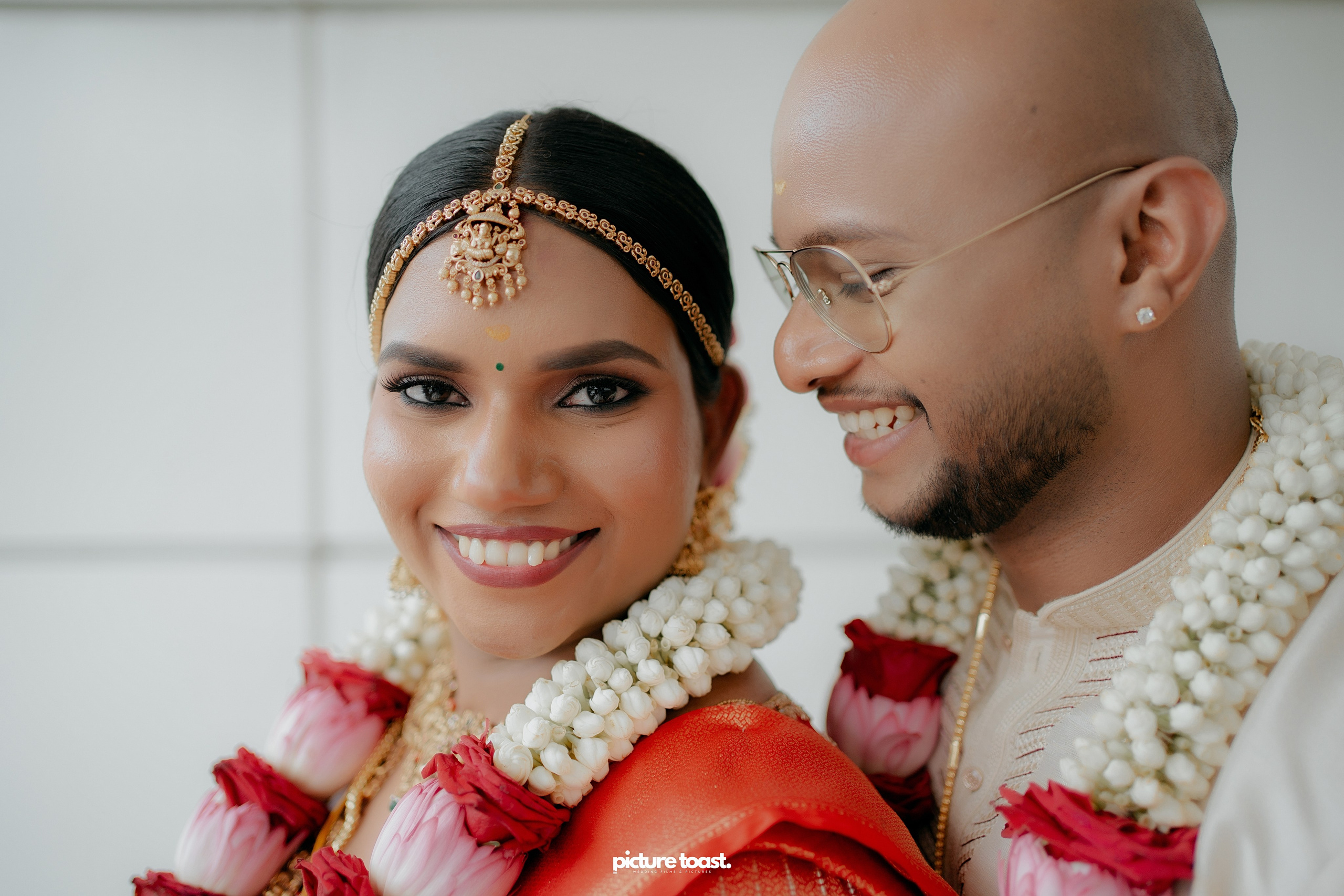 Traditional Kerala Hindu Wedding Ft. Anusree & Vishnu. Fine art Wedding Photographers in India & Canada