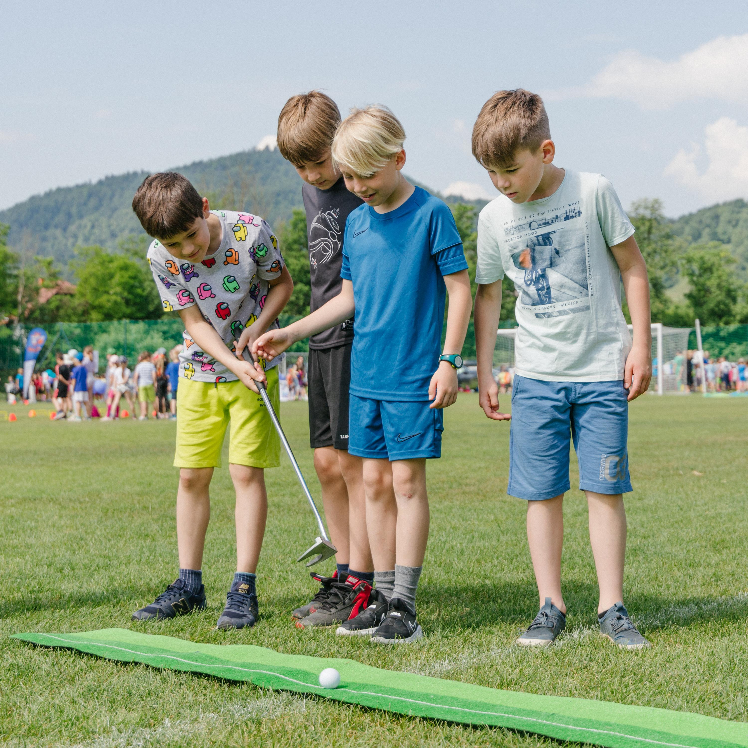 Mini Olympics. Photographer in Lisbon Elena Lialina