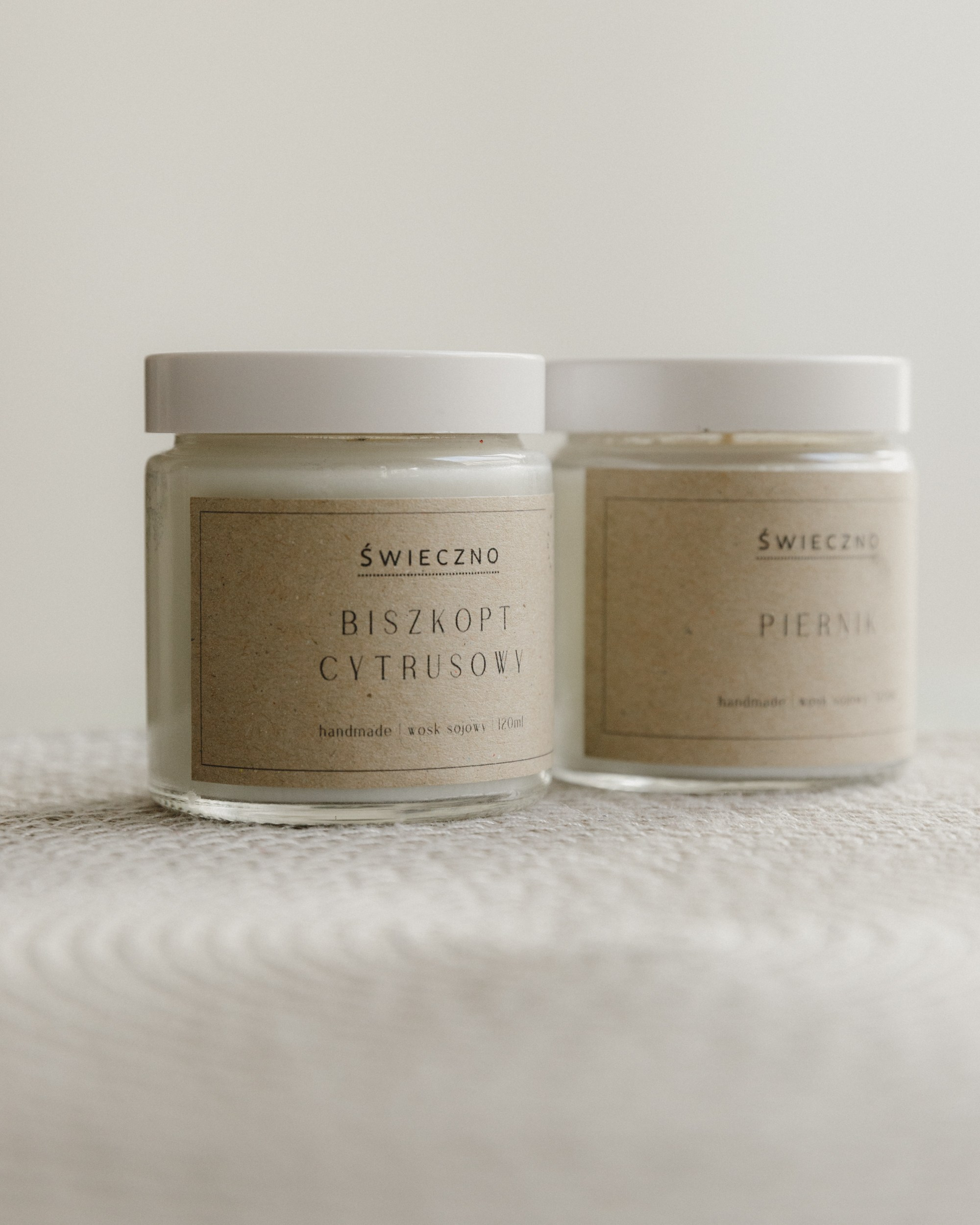 Candles | insta content. Kaja | fotograf we Wrocławiu | ludzie i psy