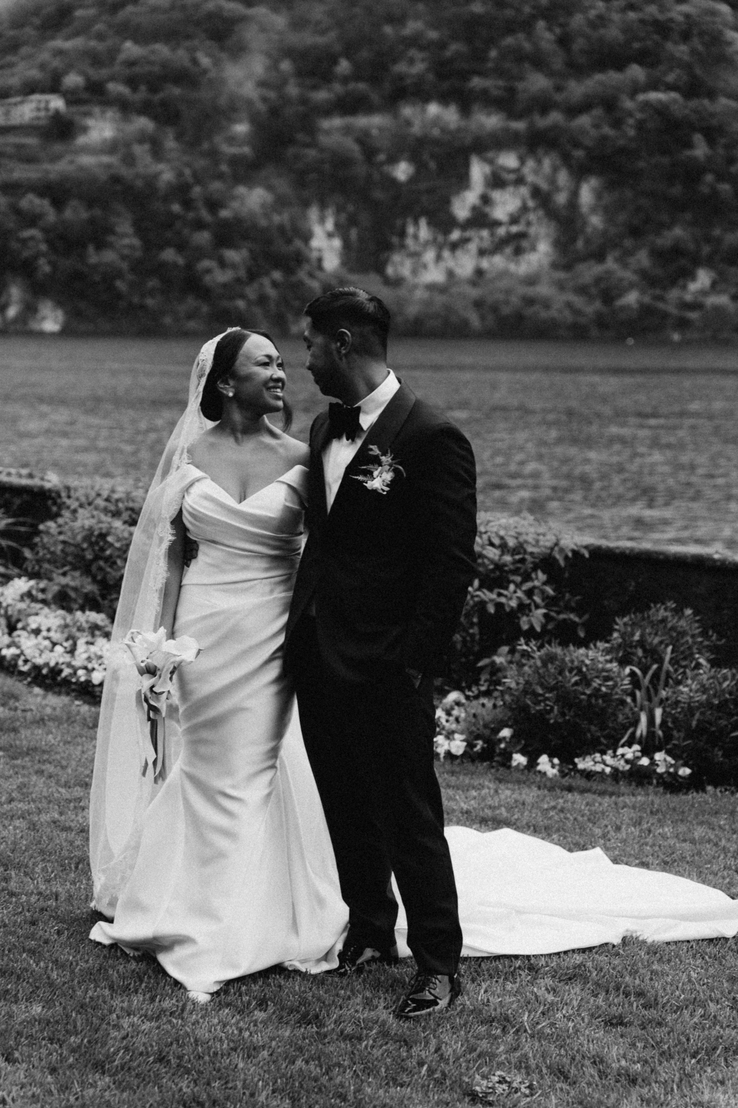 BEATRICE AND RAFAELE_LAKE COMO_Villa Regina Teodolinda. PHOTOGRAPHER IN ITALY