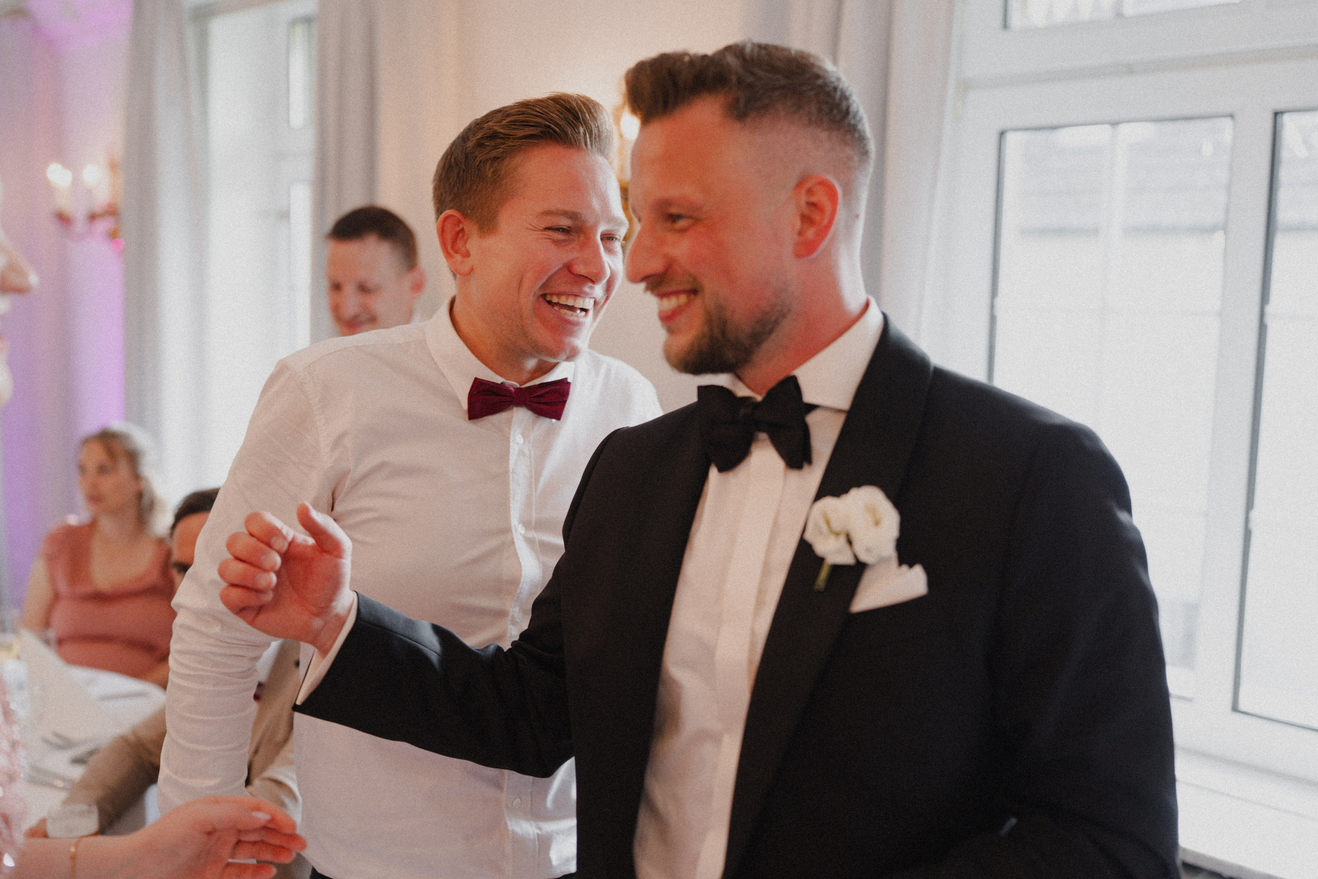 Jessica & Felix I Gesellschaft Harmonie Bochum. Hochzeitsfotografin Bochum | Halyna Reiche Fotografie NRW