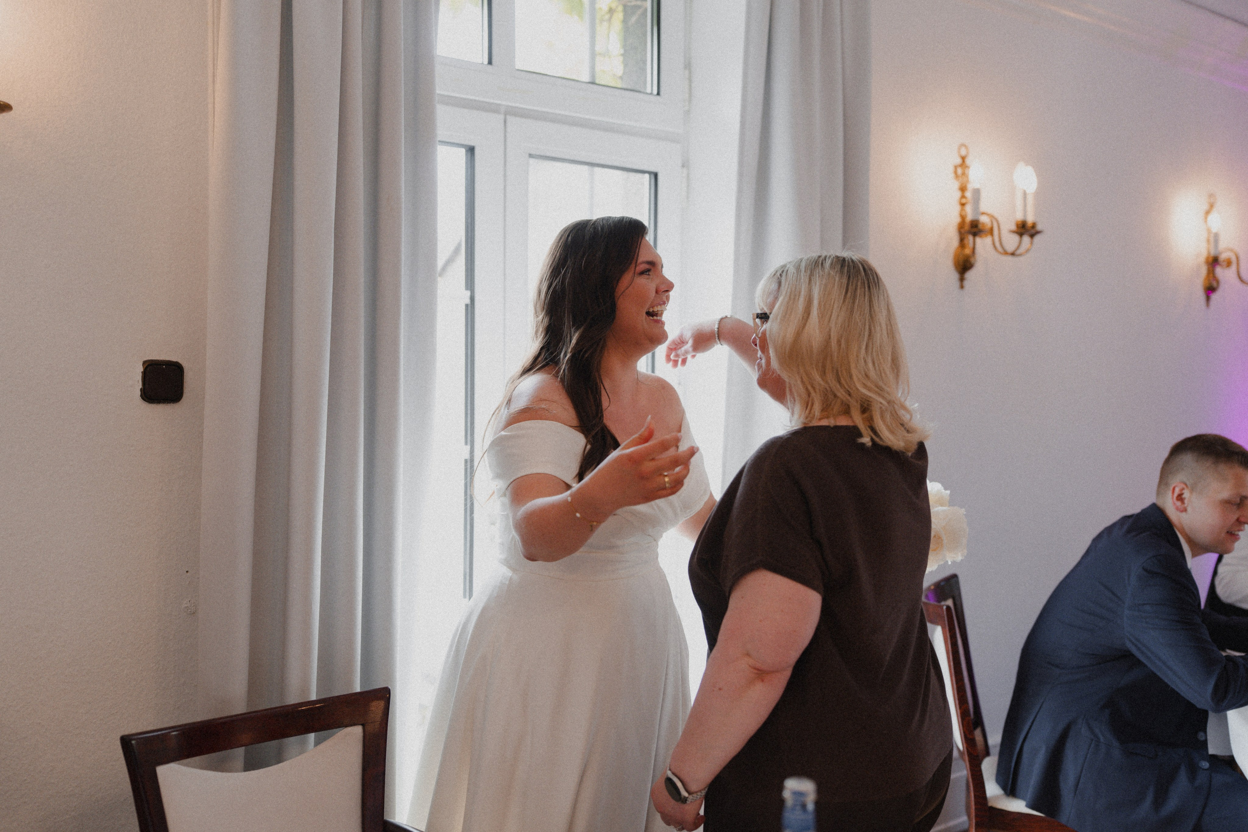 Jessica & Felix I Gesellschaft Harmonie Bochum. Hochzeitsfotografin Bochum | Halyna Reiche Fotografie NRW