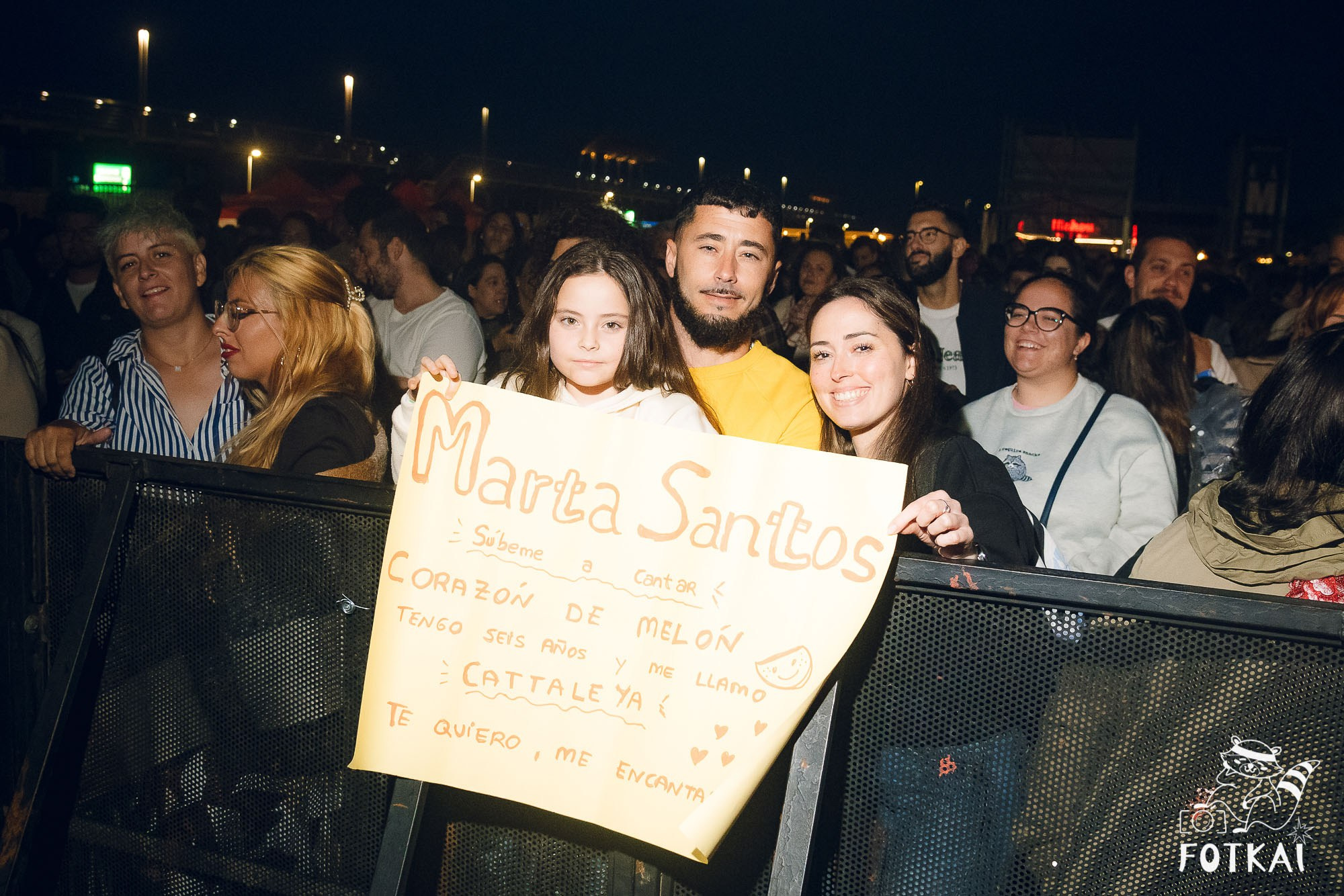 Marta Santos — Fotos del concierto en Alicante 2026: pop flamenco en El Muelle Live | FOTKAI