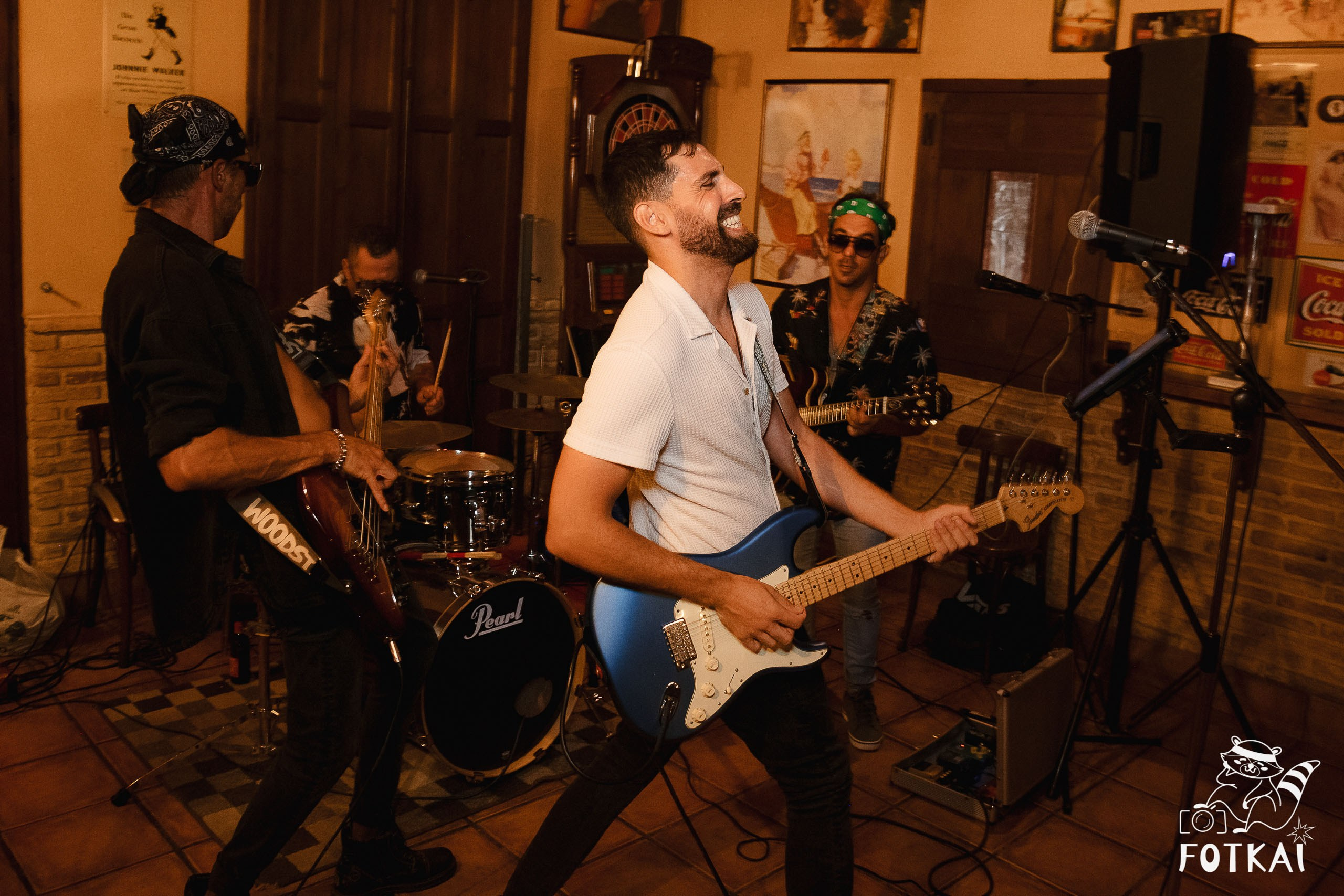 Stones of the Coast en Café Aljibe Rojales: Reportaje fotográfico 30.08.25 | FOTKAI