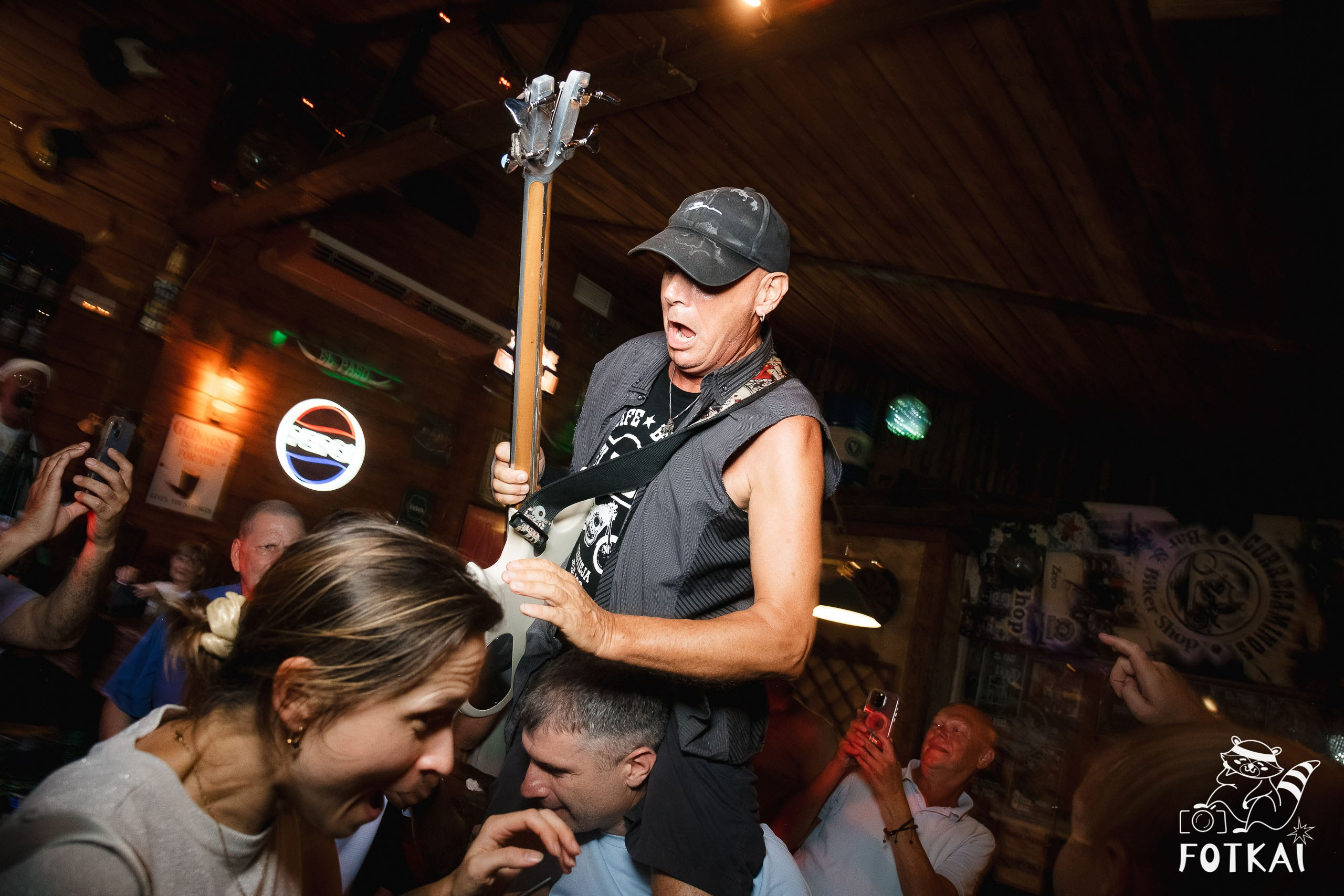 El Paso Rock Bar Torrevieja: Reportaje fotográfico 19.09.25 | FOTKAI