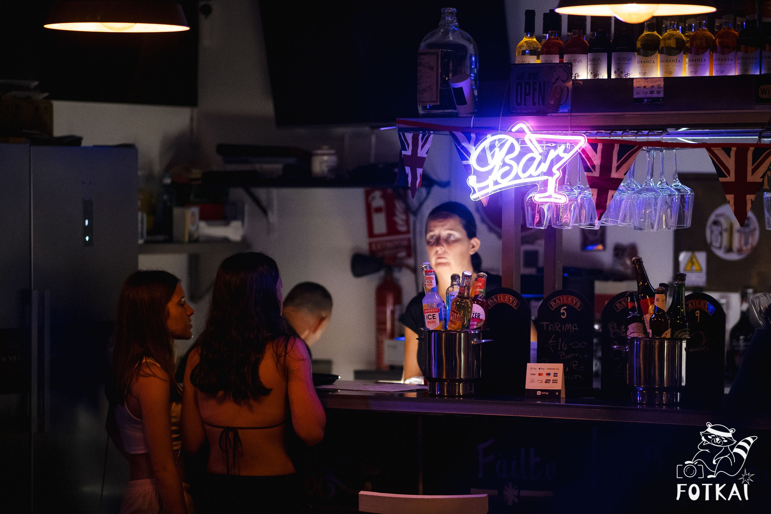 The Sunset Lounge Bar: Reportaje fotográfico 08.08.25 | FOTKAI
