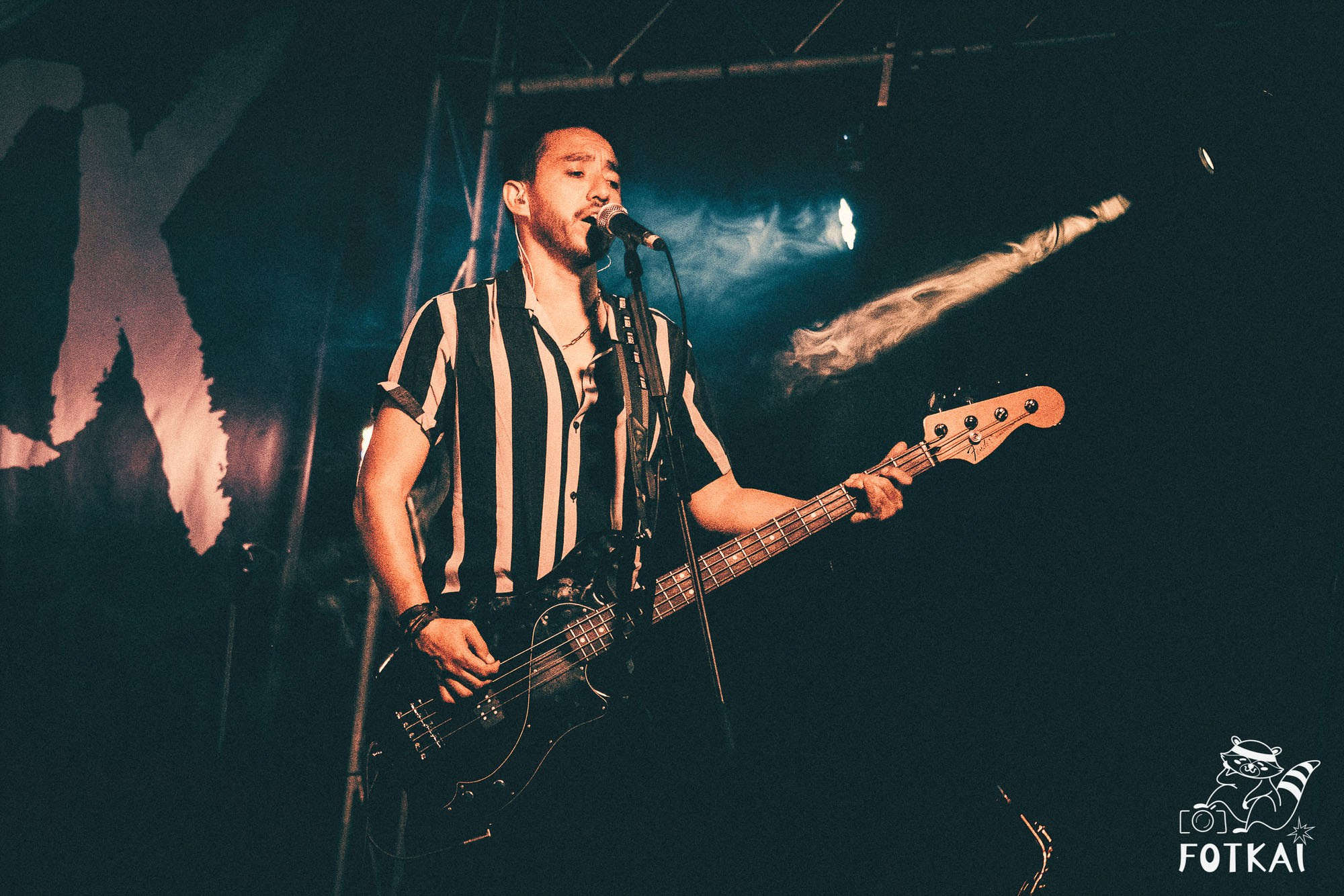 DENISDENIS — reportaje fotográfico del concierto en la Sala Marearock (Alicante) | FOTKAI