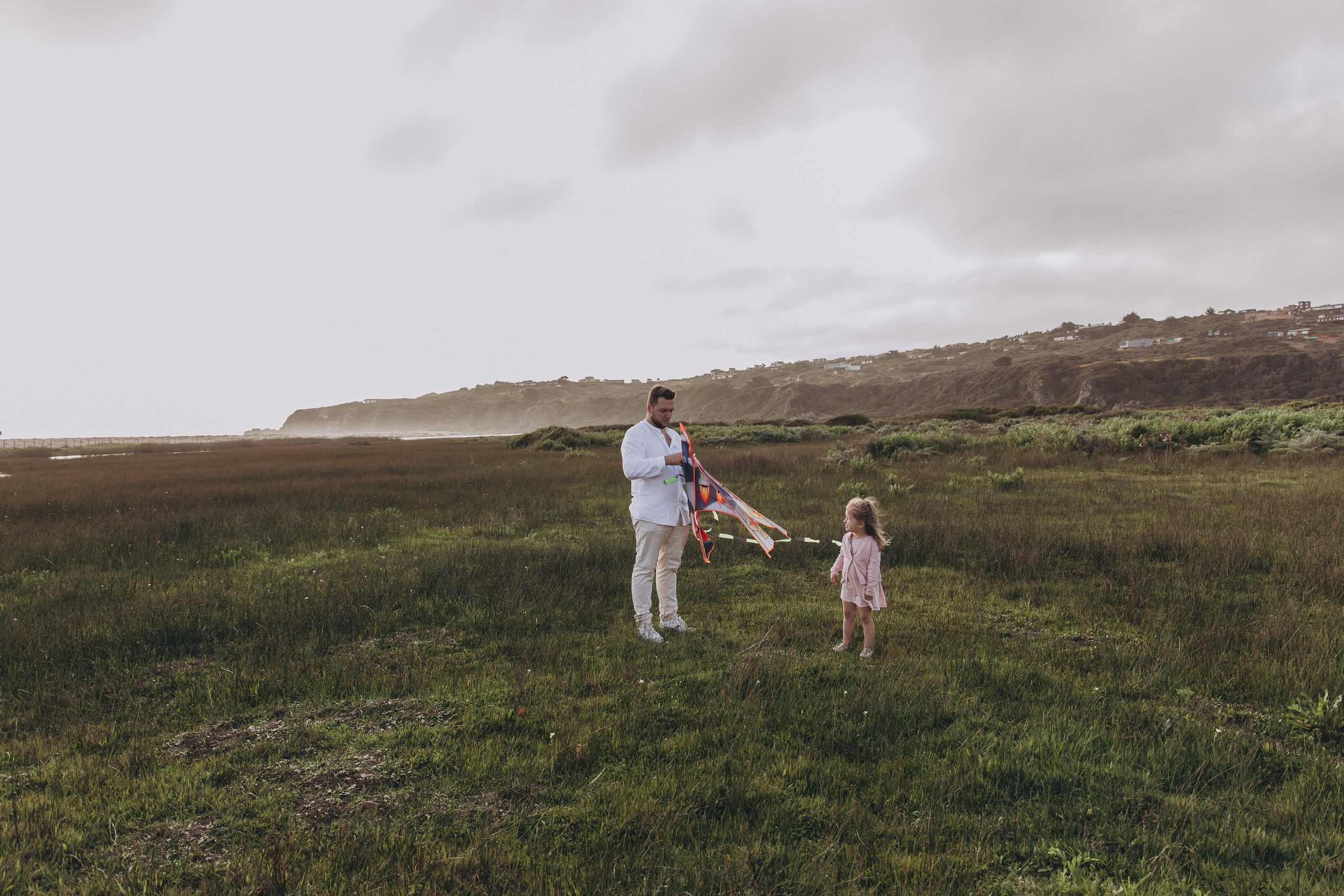 Sesión de fotos familiar en el campo — costa Chilena. Photographer in Santiago, Chile Anna Almazova