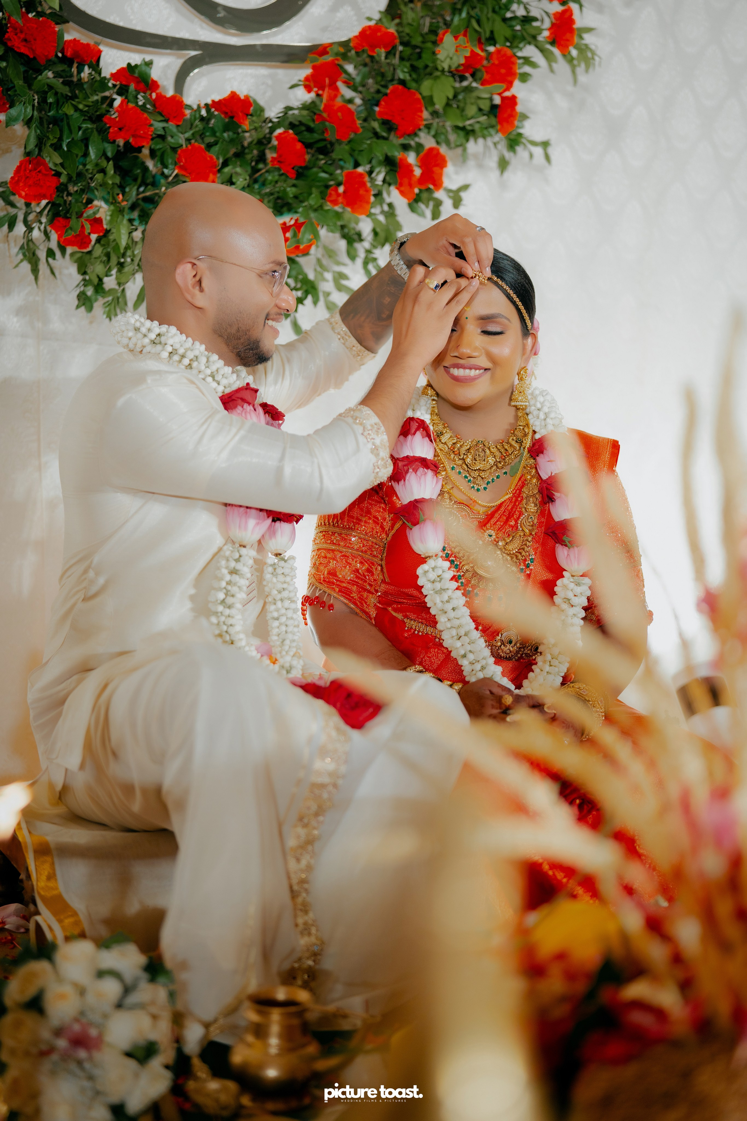 Traditional Kerala Hindu Wedding Ft. Anusree & Vishnu. Fine art Wedding Photographers in India & Canada