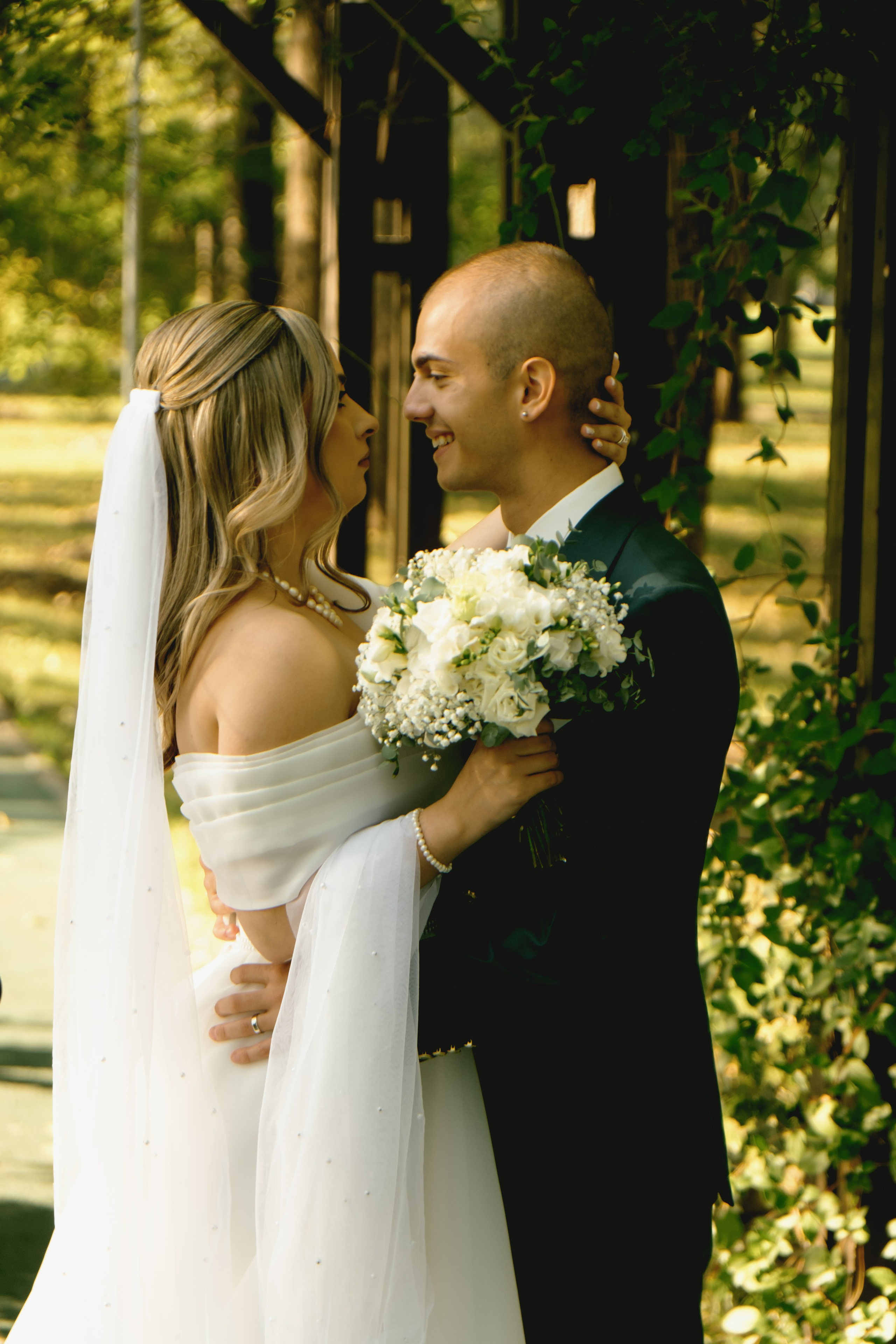 Bianca & Mihnea Pitesti. MDimaFotoStudio. Fotograf de nuntă, evenimente private și de familie