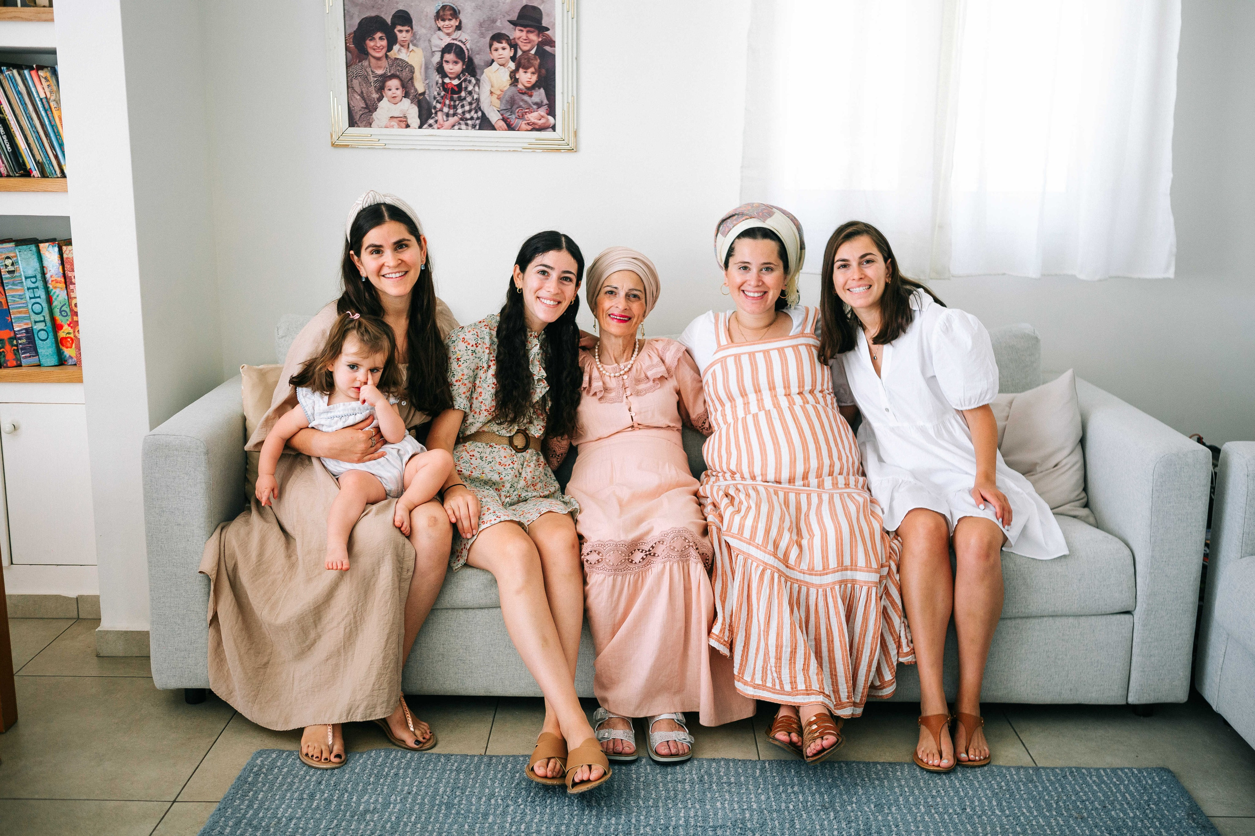 MAALE ADUMIM, HOME PHOTO SESSION + DESERT. Https://shi-photo.com/