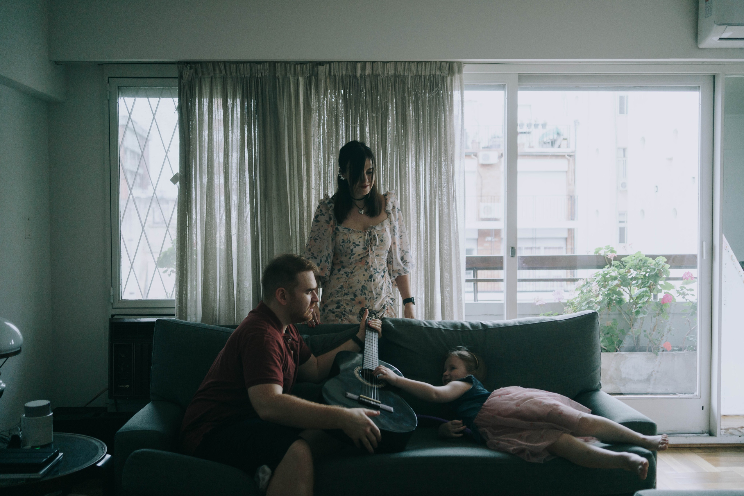 Family photo shoot. Buenos Aires. Photographer @elmirkami in the city of Buenos Aires