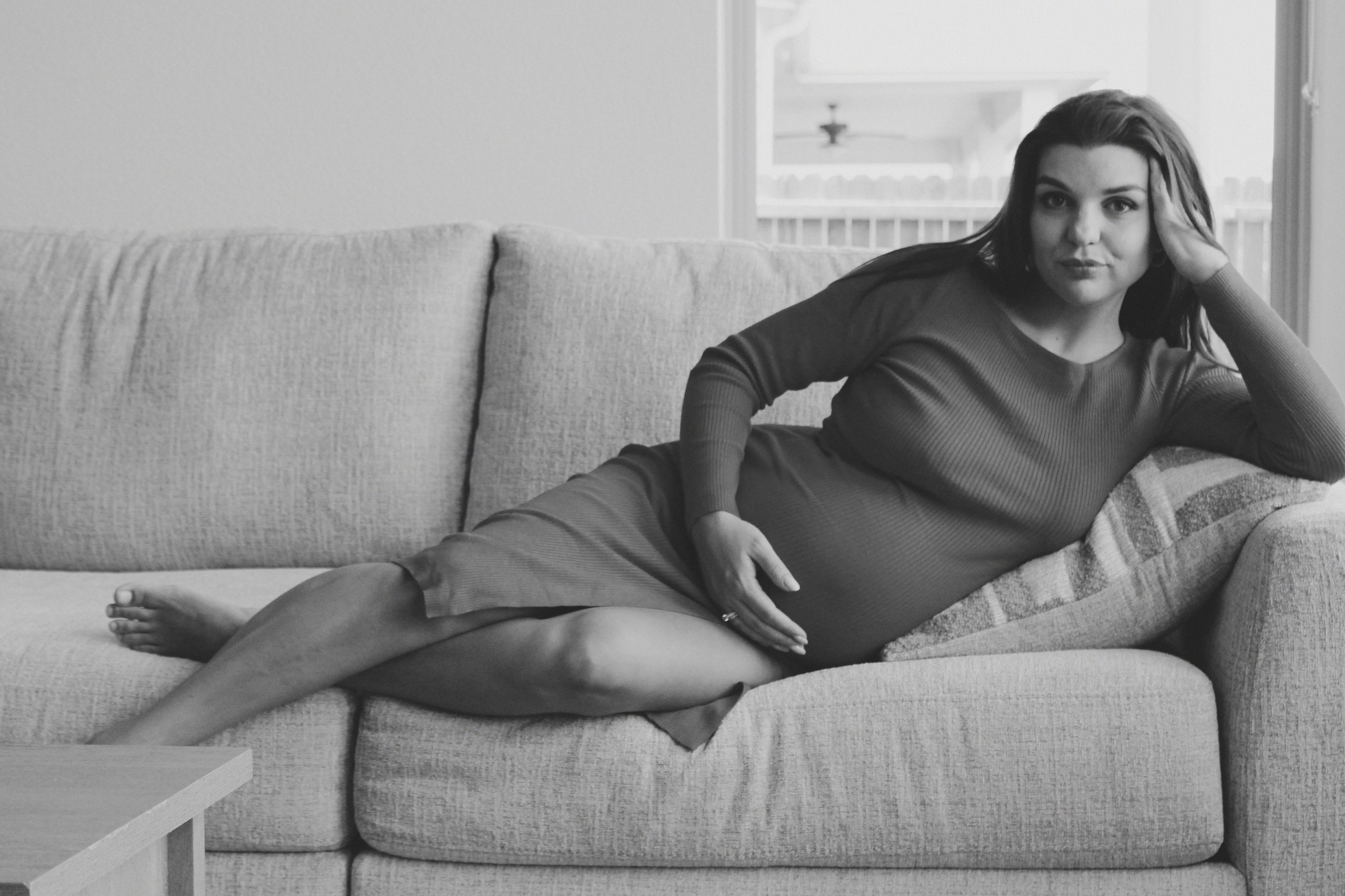 Maternity, Family & Pregnancy Photoshoot at Home. Lana Petrychenko — Portrait & Family Photographer. Valencia, Spain